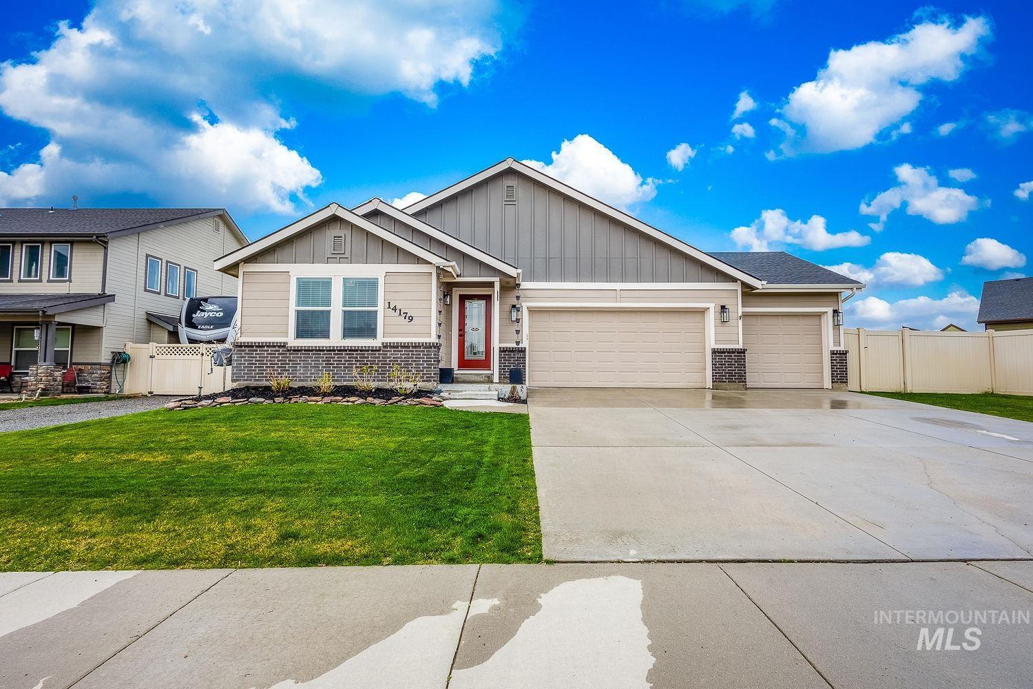 14179 Silver Lining Dr., Caldwell, Idaho 83607, 3 Bedrooms, 2 Bathrooms, Residential For Sale, Price $469,000,MLS 98980732