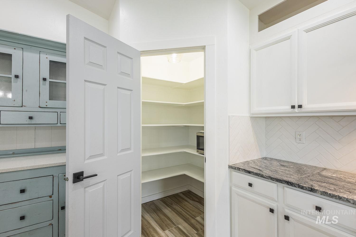 14179 Silver Lining Dr., Caldwell, Idaho 83607, 3 Bedrooms, 2 Bathrooms, Residential For Sale, Price $469,000,MLS 98980732