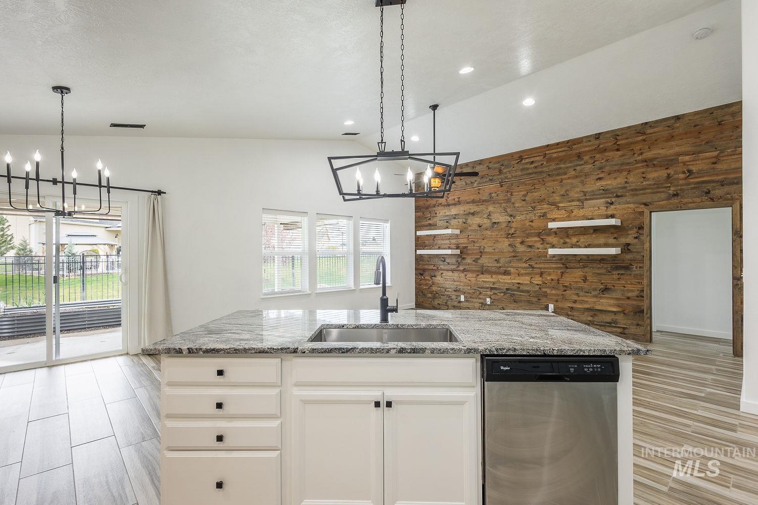 14179 Silver Lining Dr., Caldwell, Idaho 83607, 3 Bedrooms, 2 Bathrooms, Residential For Sale, Price $469,000,MLS 98980732