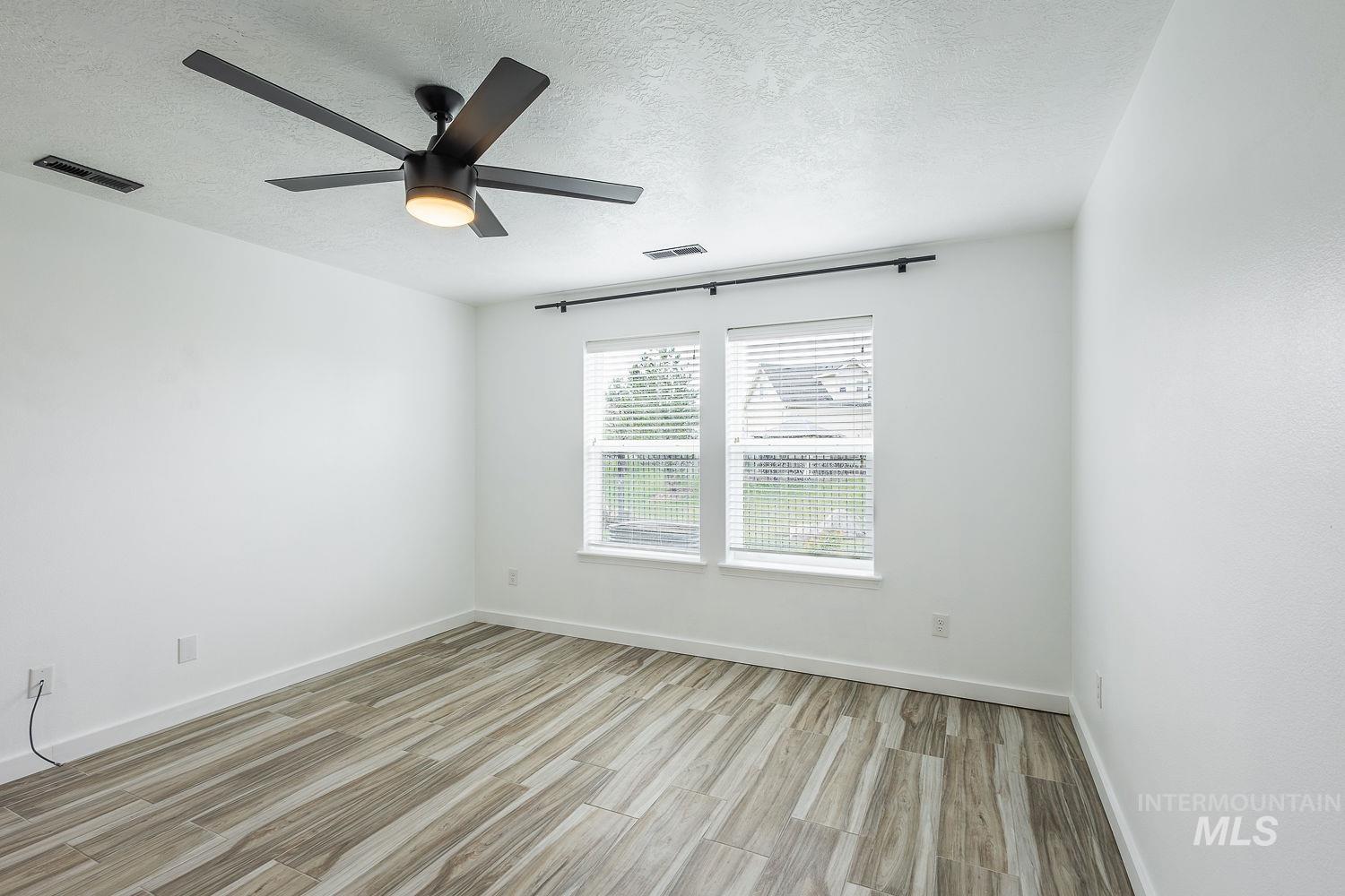 14179 Silver Lining Dr., Caldwell, Idaho 83607, 3 Bedrooms, 2 Bathrooms, Residential For Sale, Price $469,000,MLS 98980732