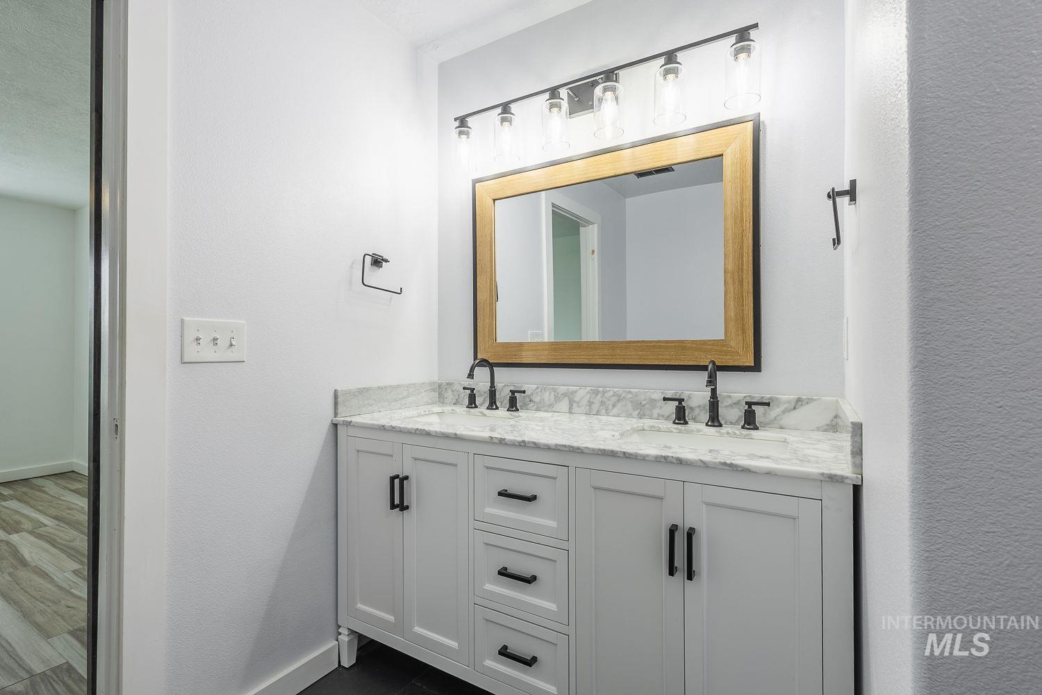 14179 Silver Lining Dr., Caldwell, Idaho 83607, 3 Bedrooms, 2 Bathrooms, Residential For Sale, Price $469,000,MLS 98980732