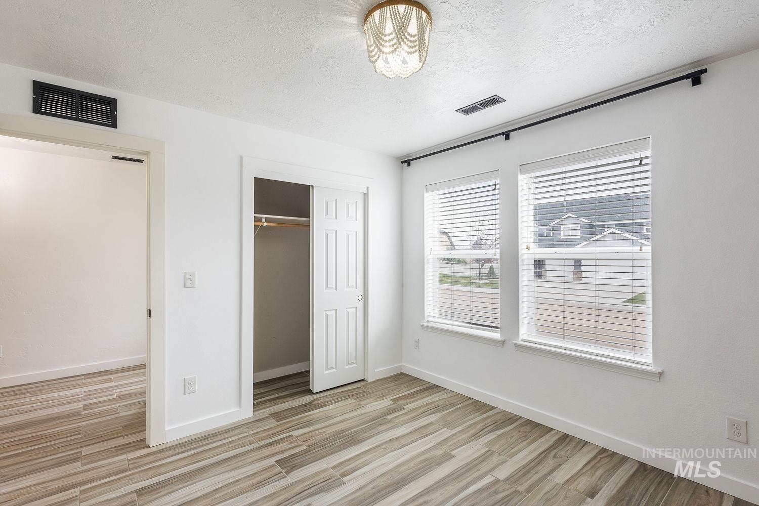 14179 Silver Lining Dr., Caldwell, Idaho 83607, 3 Bedrooms, 2 Bathrooms, Residential For Sale, Price $469,000,MLS 98980732