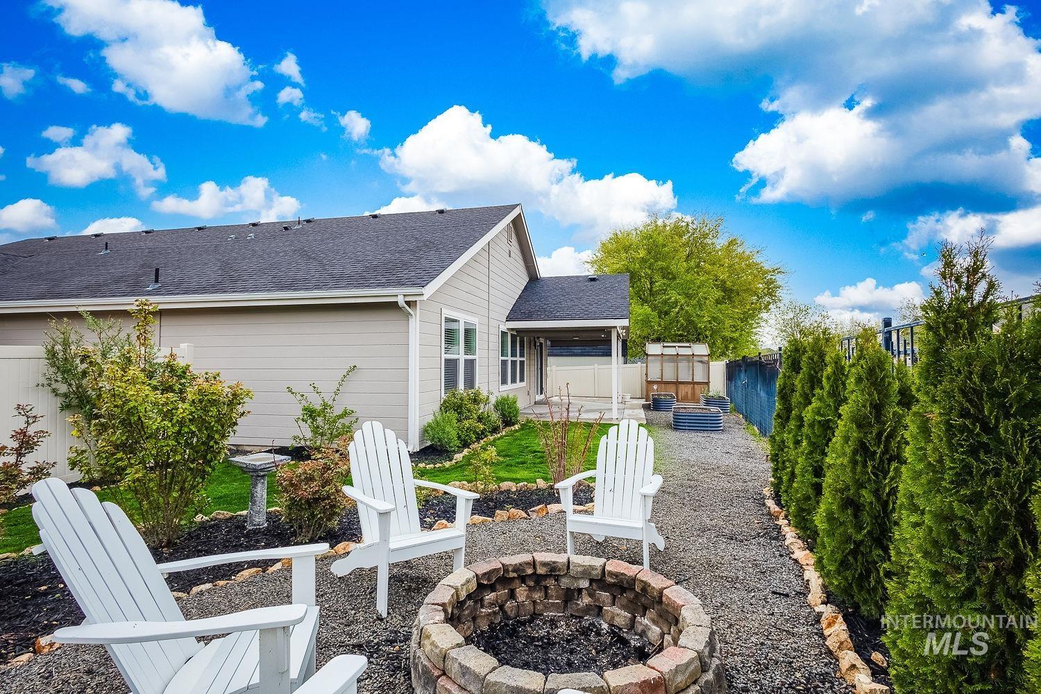 14179 Silver Lining Dr., Caldwell, Idaho 83607, 3 Bedrooms, 2 Bathrooms, Residential For Sale, Price $469,000,MLS 98980732