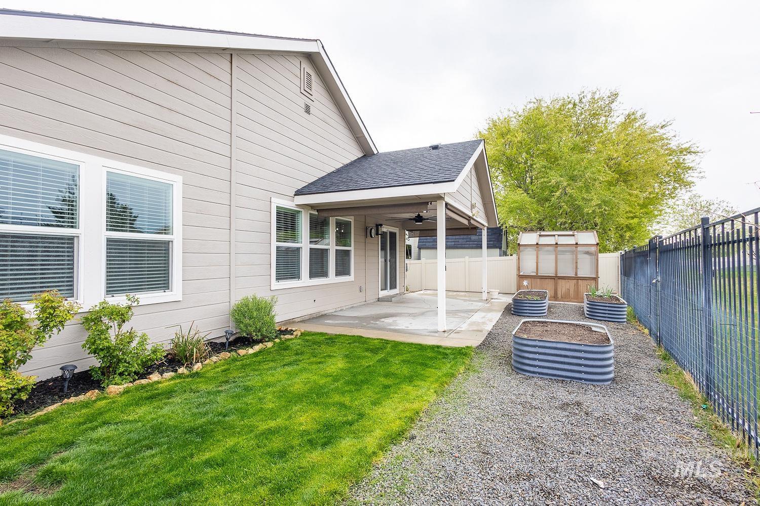 14179 Silver Lining Dr., Caldwell, Idaho 83607, 3 Bedrooms, 2 Bathrooms, Residential For Sale, Price $469,000,MLS 98980732