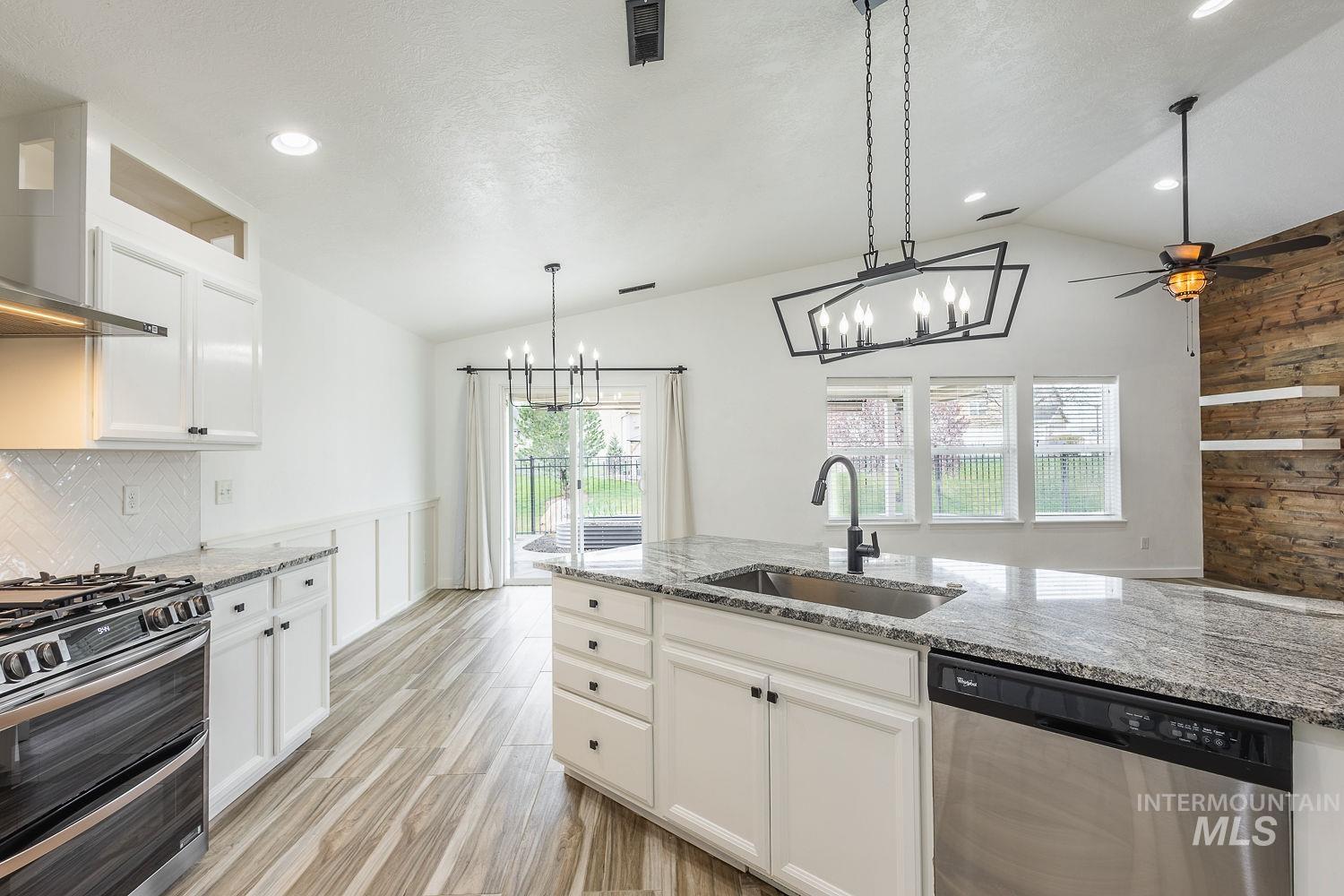 14179 Silver Lining Dr., Caldwell, Idaho 83607, 3 Bedrooms, 2 Bathrooms, Residential For Sale, Price $469,000,MLS 98980732