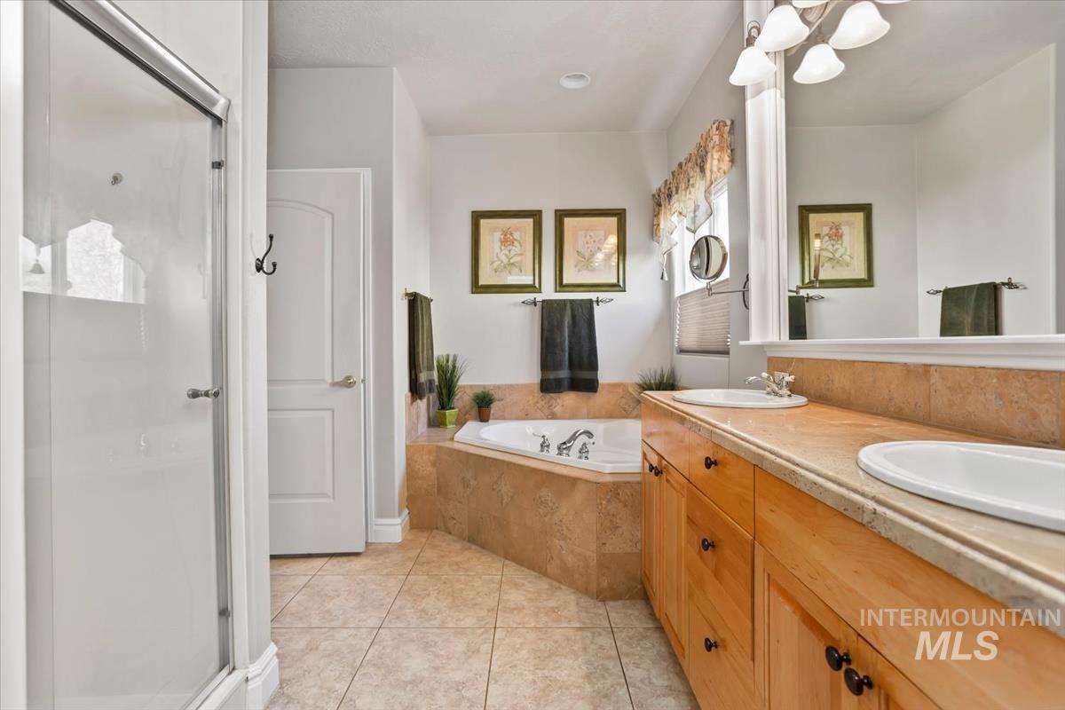 1406 N Lopez, Eagle, Idaho 83616, 4 Bedrooms, 3 Bathrooms, Residential For Sale, Price $765,000,MLS 98980733