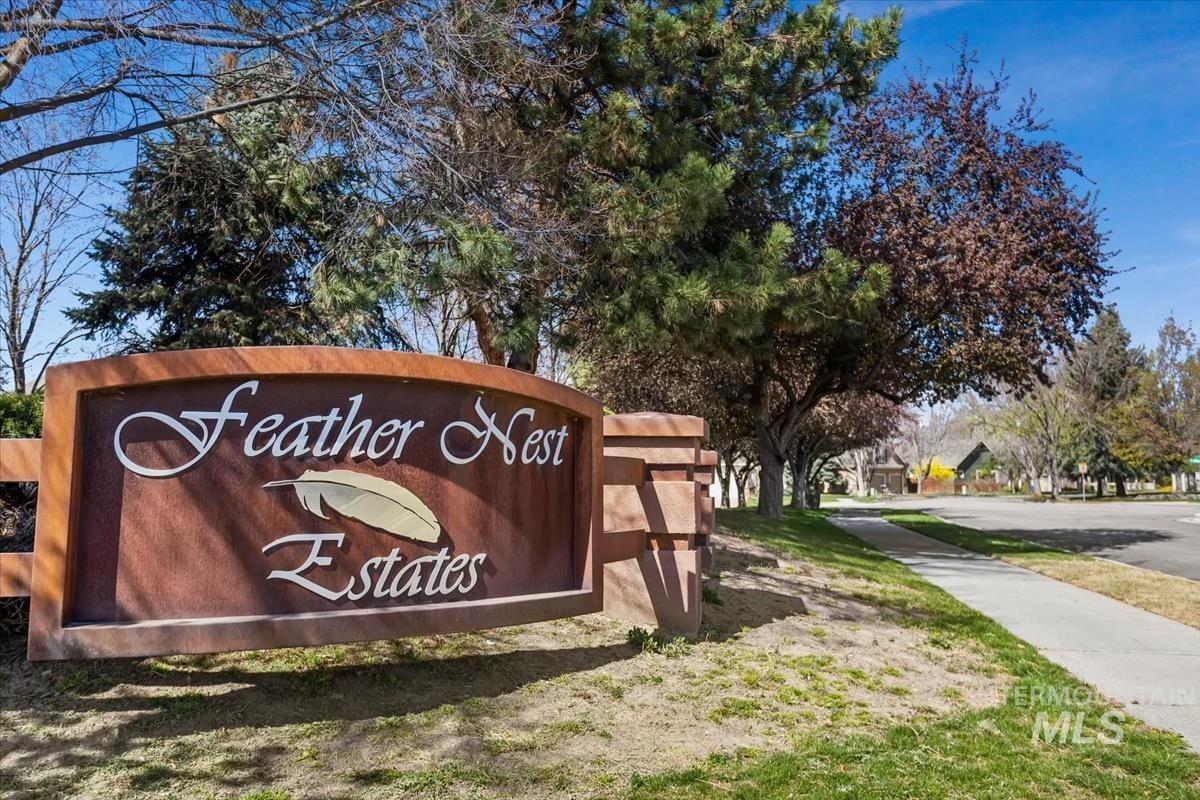 1406 N Lopez, Eagle, Idaho 83616, 4 Bedrooms, 3 Bathrooms, Residential For Sale, Price $765,000,MLS 98980733