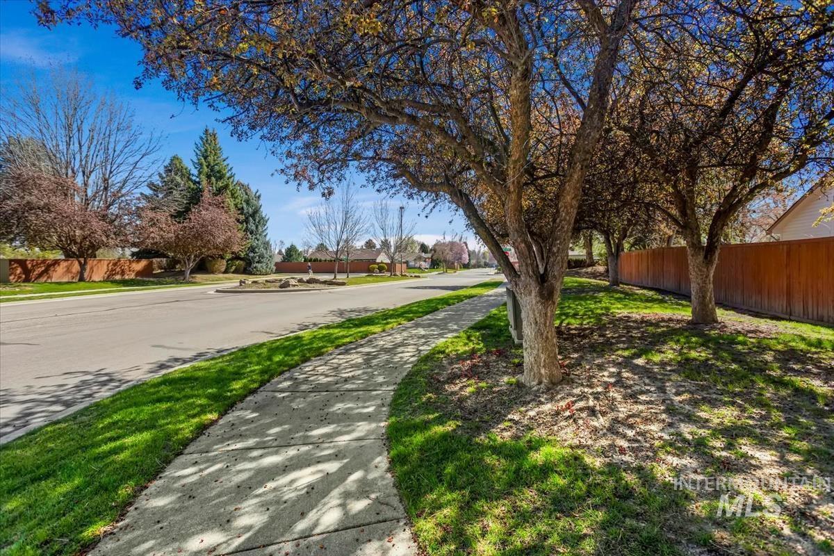 1406 N Lopez, Eagle, Idaho 83616, 4 Bedrooms, 3 Bathrooms, Residential For Sale, Price $765,000,MLS 98980733