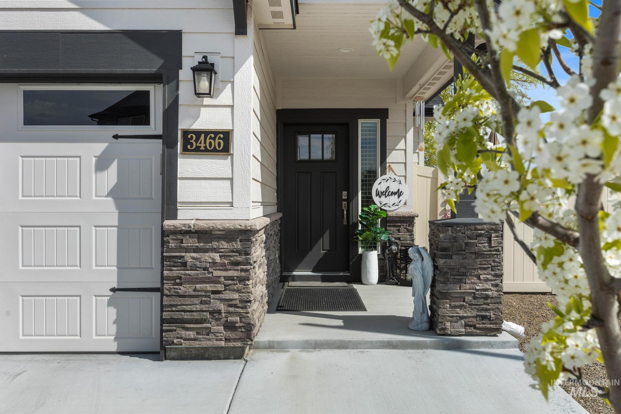 3466 S Garibaldi Pl, Meridian, Idaho 83642, 3 Bedrooms, 2 Bathrooms, Residential For Sale, Price $429,900,MLS 98980734