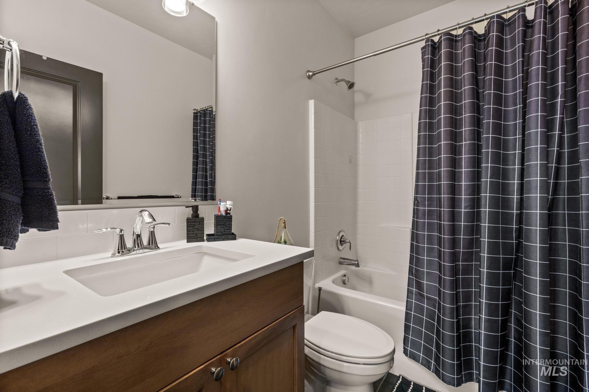 3466 S Garibaldi Pl, Meridian, Idaho 83642, 3 Bedrooms, 2 Bathrooms, Residential For Sale, Price $429,900,MLS 98980734