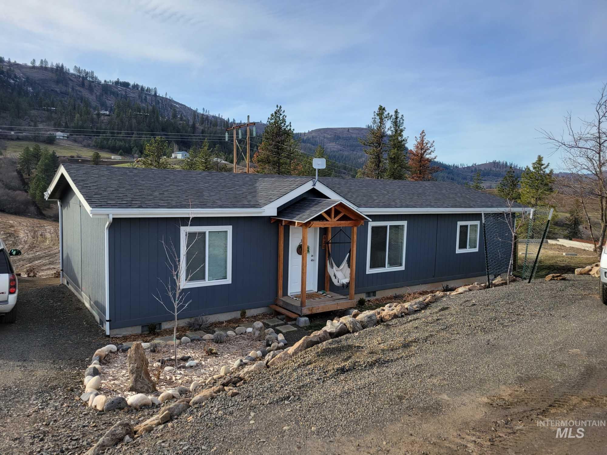820 Crest Drive, Kamiah, Idaho 83536, 3 Bedrooms, 2 Bathrooms, Residential For Sale, Price $299,000,MLS 98980737
