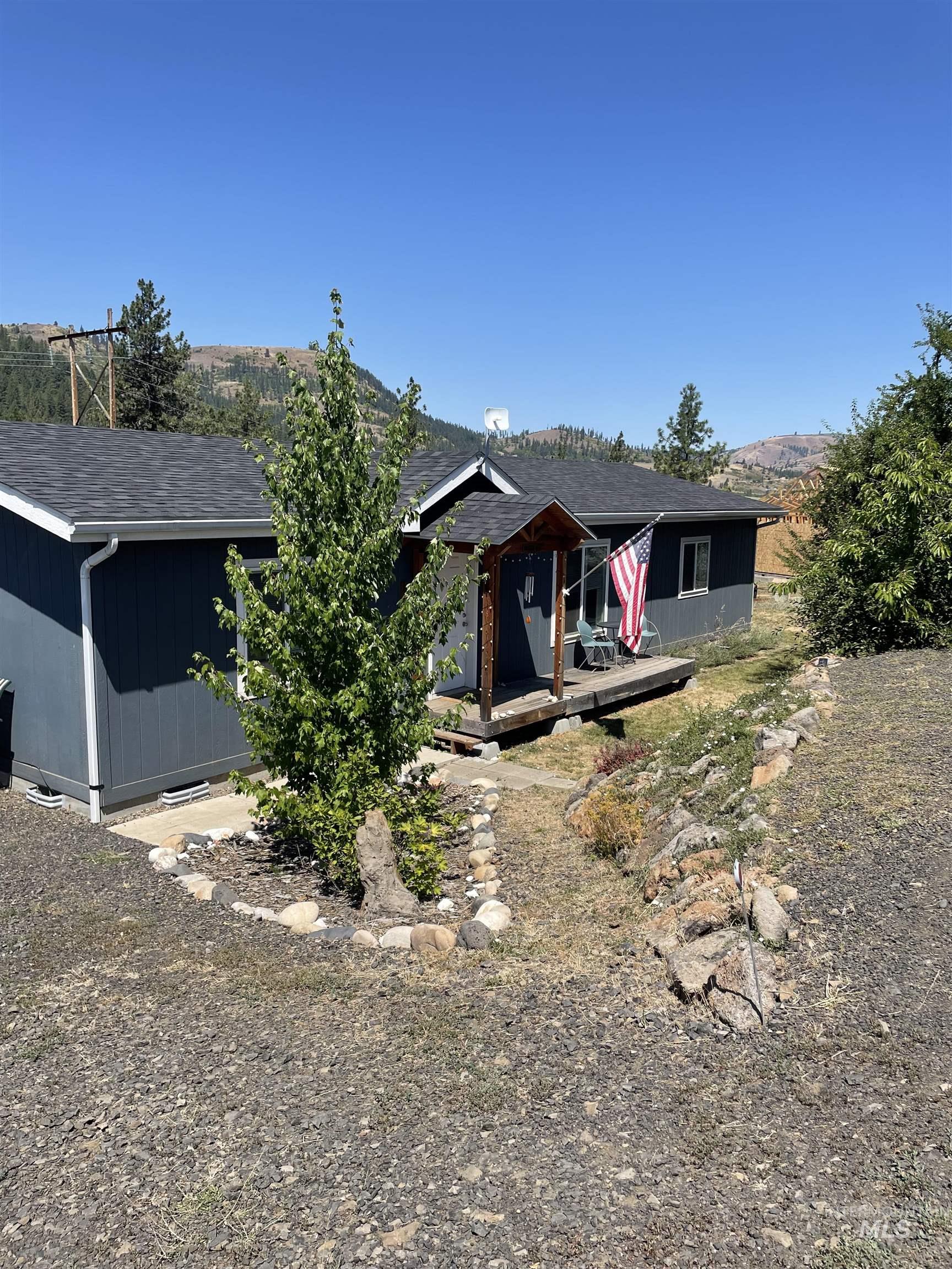 820 Crest Drive, Kamiah, Idaho 83536, 3 Bedrooms, 2 Bathrooms, Residential For Sale, Price $299,000,MLS 98980737