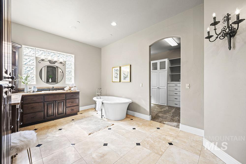 3598 N Timber Ridge Ln, Eagle, Idaho 83616, 4 Bedrooms, 5 Bathrooms, Residential For Sale, Price $2,299,000,MLS 98980739