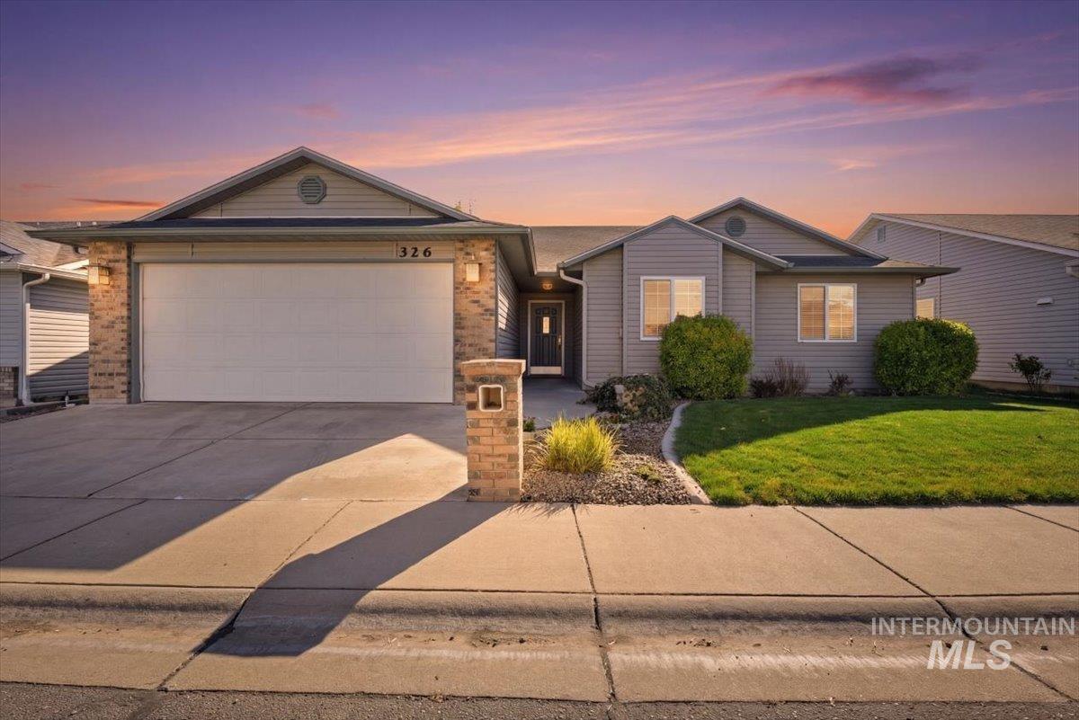 326 N Westminster St, Nampa, Idaho 83651, 2 Bedrooms, 2 Bathrooms, Residential For Sale, Price $308,000,MLS 98980740