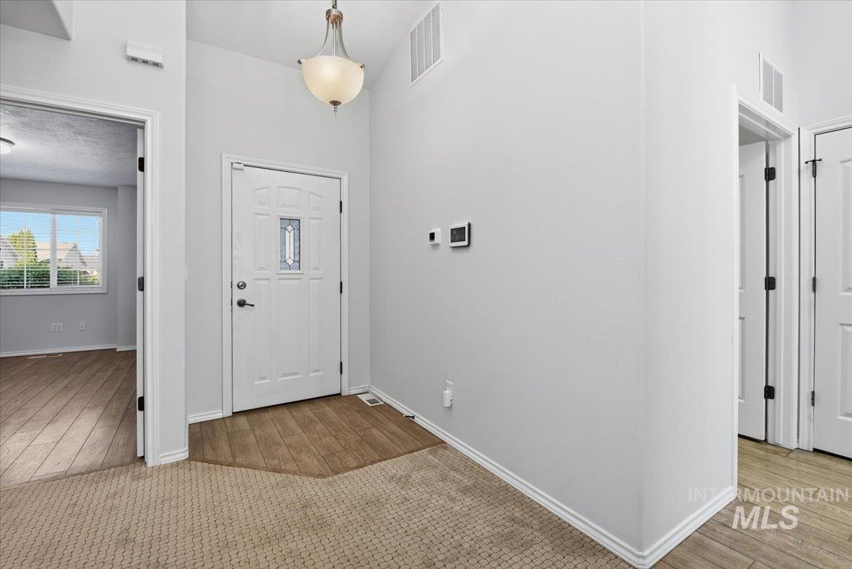 326 N Westminster St, Nampa, Idaho 83651, 2 Bedrooms, 2 Bathrooms, Residential For Sale, Price $308,000,MLS 98980740