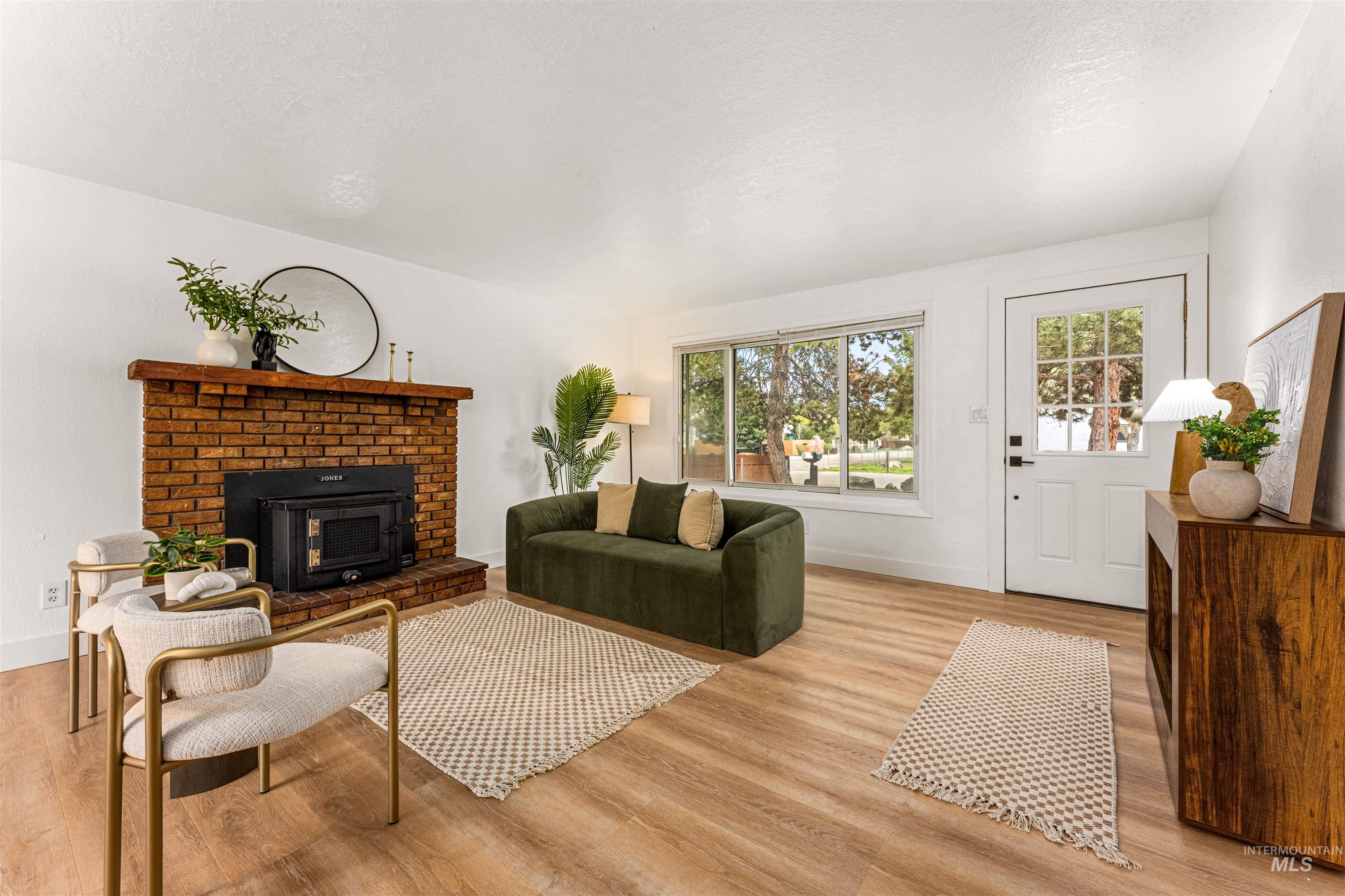 2171 N Hampton Rd., Boise, Idaho 83704, 3 Bedrooms, 1 Bathroom, Residential For Sale, Price $424,900,MLS 98980752