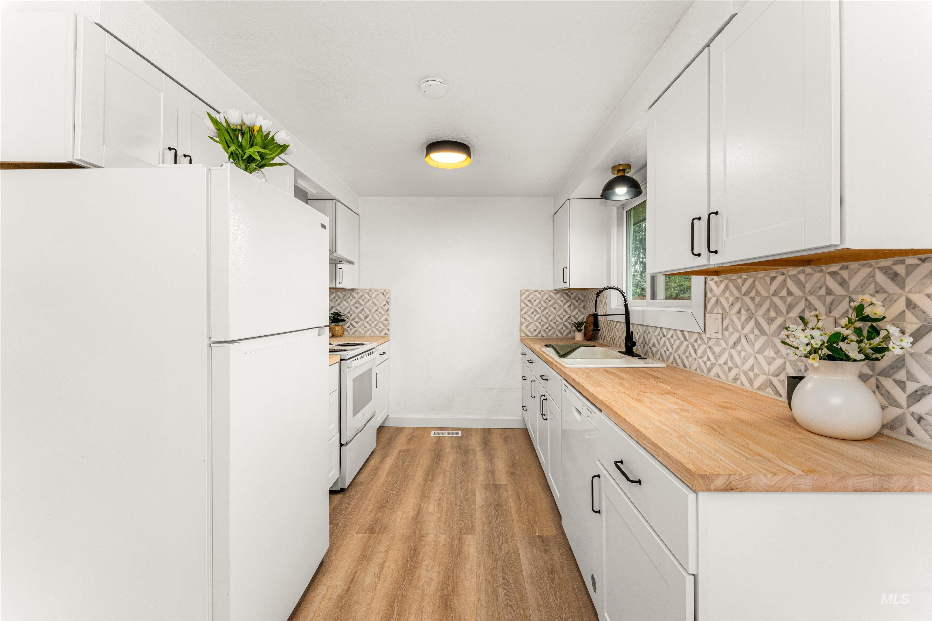 2171 N Hampton Rd., Boise, Idaho 83704, 3 Bedrooms, 1 Bathroom, Residential For Sale, Price $424,900,MLS 98980752