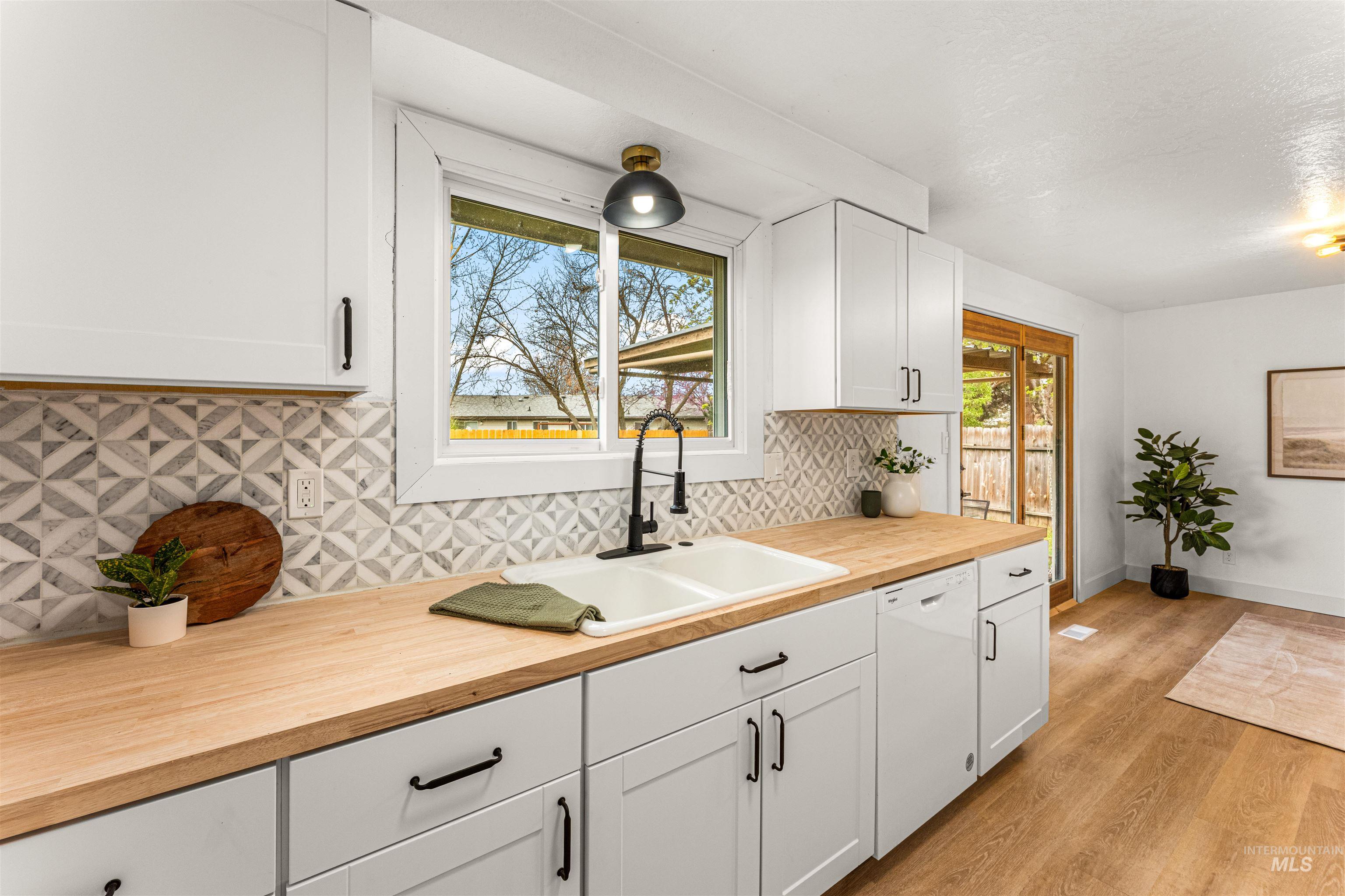 2171 N Hampton Rd., Boise, Idaho 83704, 3 Bedrooms, 1 Bathroom, Residential For Sale, Price $424,900,MLS 98980752