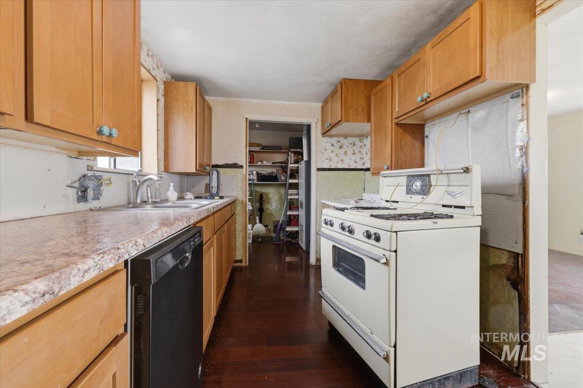 150 3rd Street, Grand View, Idaho 83624, 3 Bedrooms, 2 Bathrooms, Residential For Sale, Price $199,900,MLS 98980753