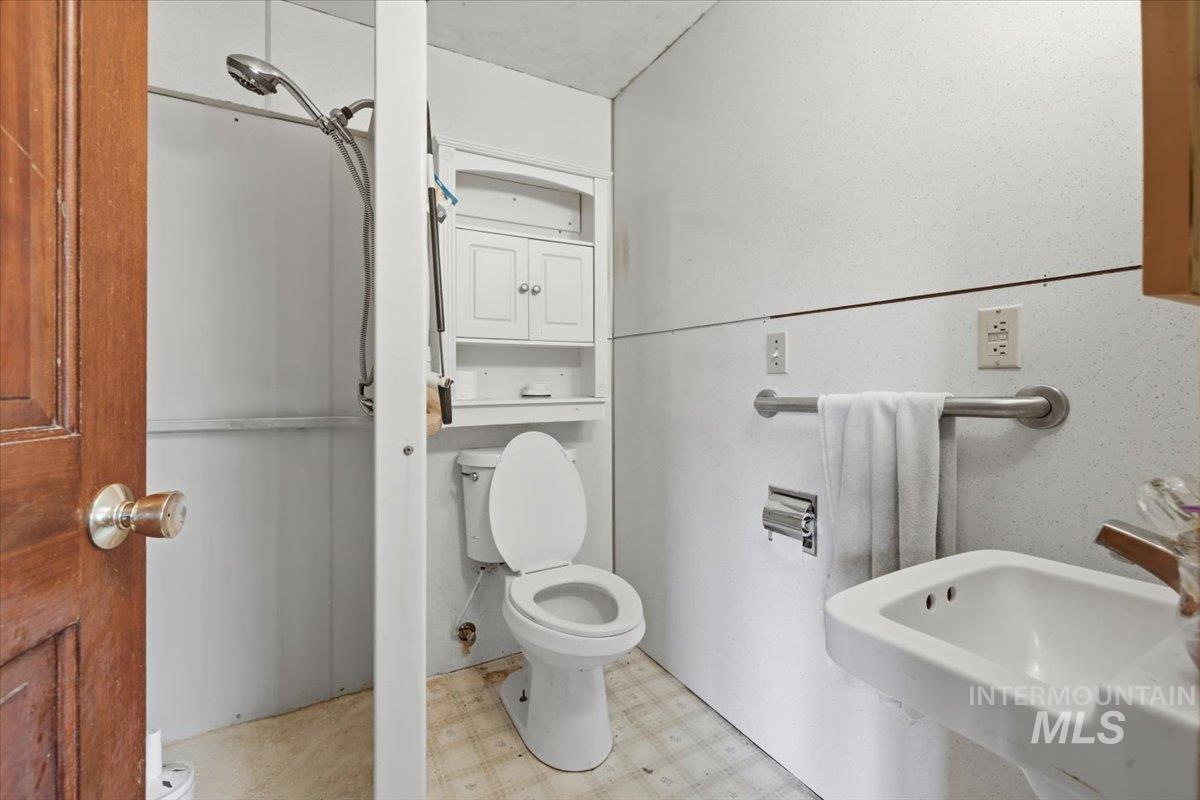 150 3rd Street, Grand View, Idaho 83624, 3 Bedrooms, 2 Bathrooms, Residential For Sale, Price $199,900,MLS 98980753