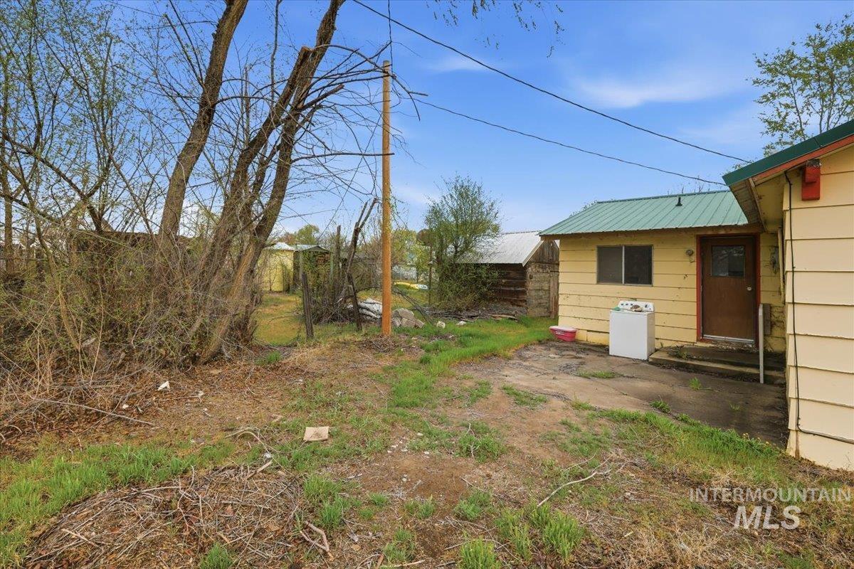 150 3rd Street, Grand View, Idaho 83624, 3 Bedrooms, 2 Bathrooms, Residential For Sale, Price $199,900,MLS 98980753