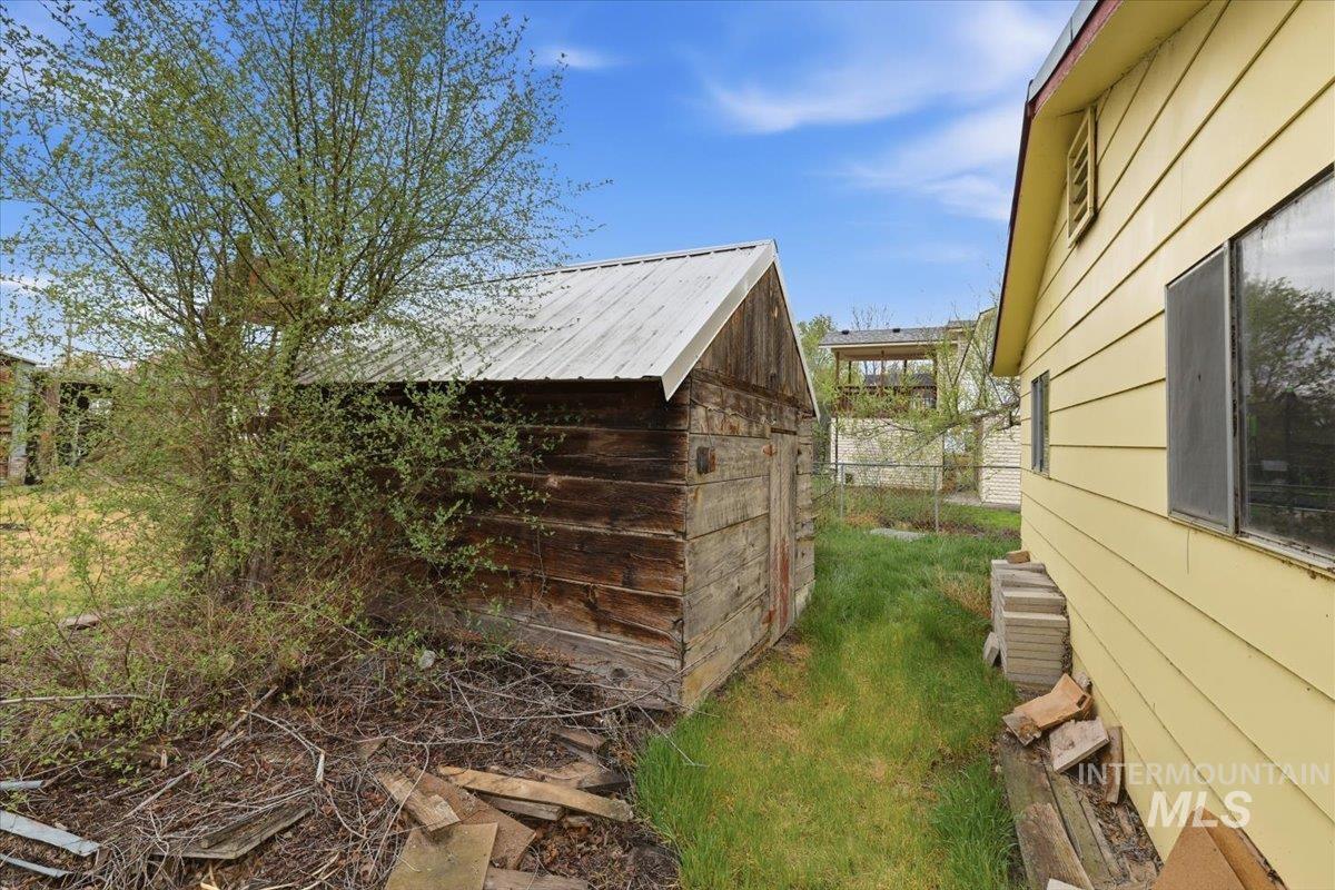 150 3rd Street, Grand View, Idaho 83624, 3 Bedrooms, 2 Bathrooms, Residential For Sale, Price $199,900,MLS 98980753