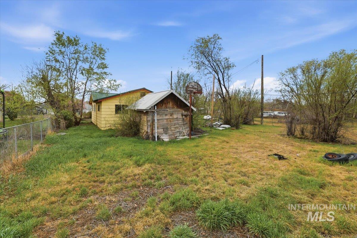 150 3rd Street, Grand View, Idaho 83624, 3 Bedrooms, 2 Bathrooms, Residential For Sale, Price $199,900,MLS 98980753