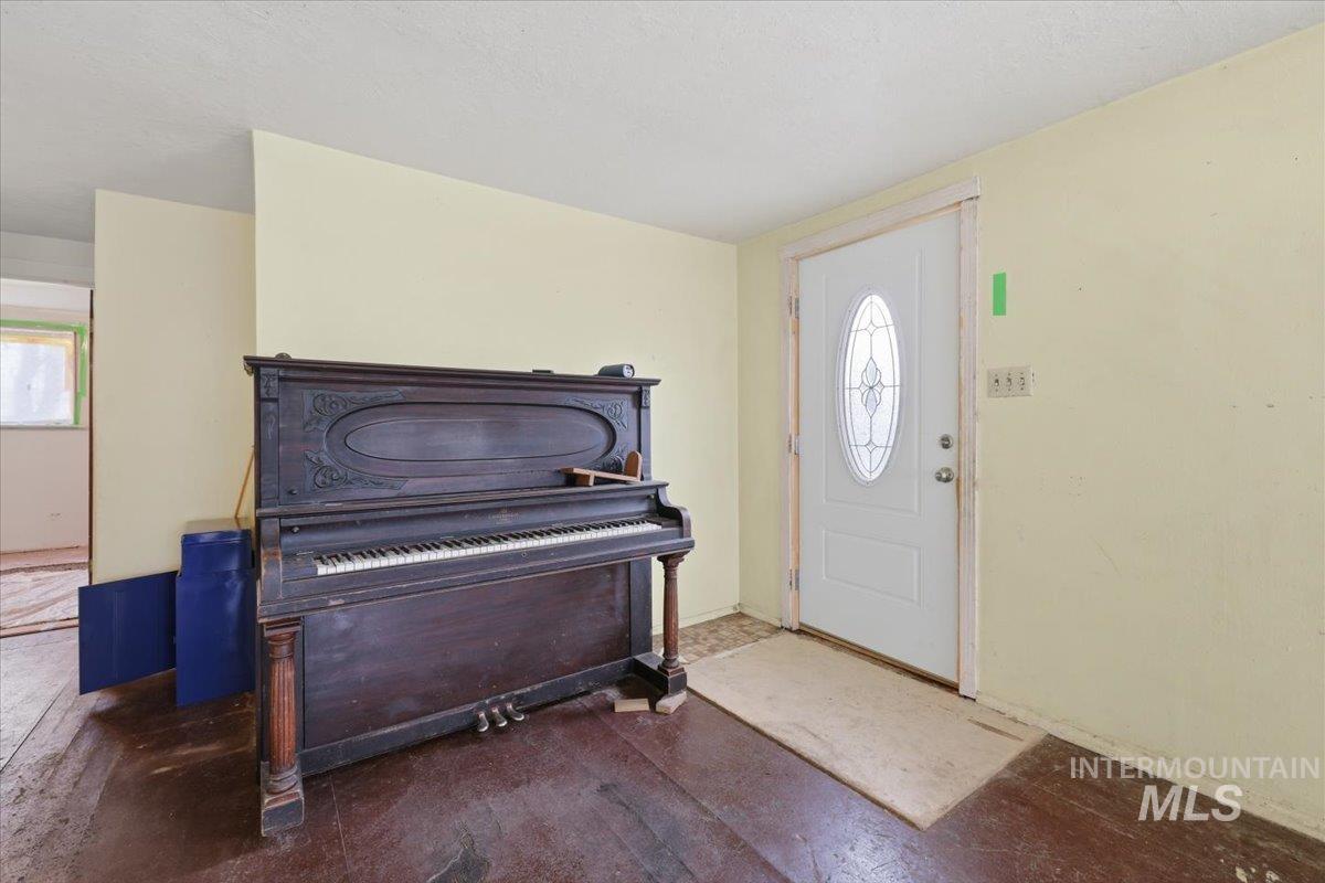 150 3rd Street, Grand View, Idaho 83624, 3 Bedrooms, 2 Bathrooms, Residential For Sale, Price $199,900,MLS 98980753