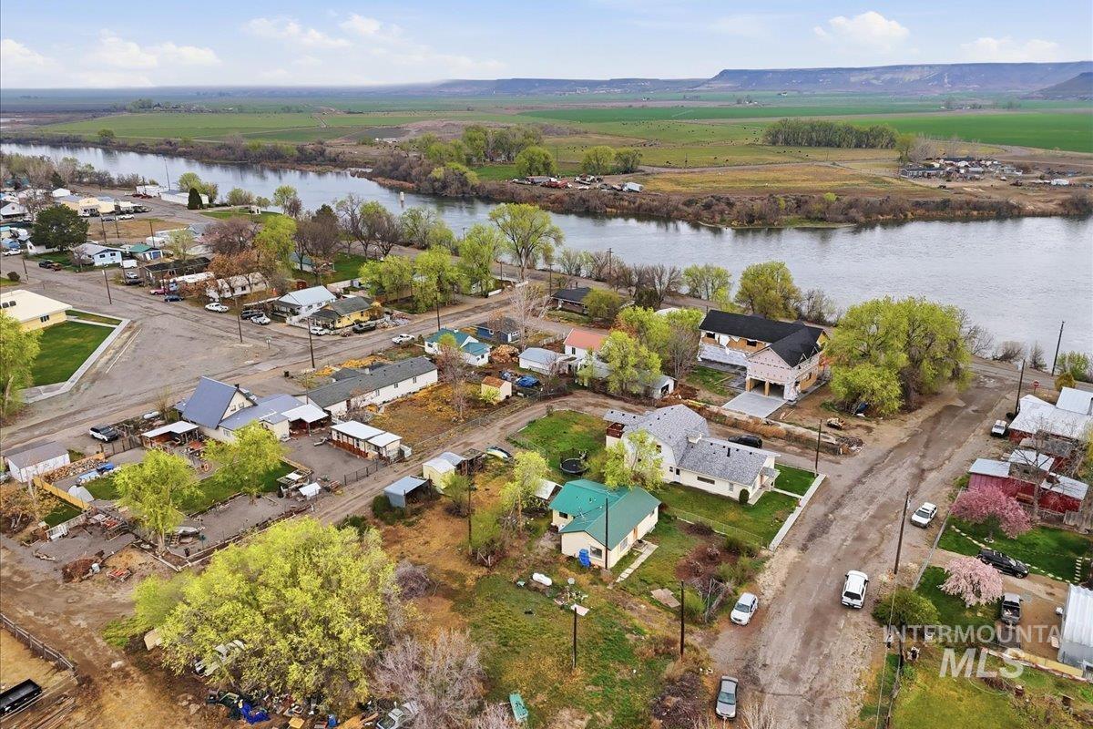 150 3rd Street, Grand View, Idaho 83624, 3 Bedrooms, 2 Bathrooms, Residential For Sale, Price $199,900,MLS 98980753