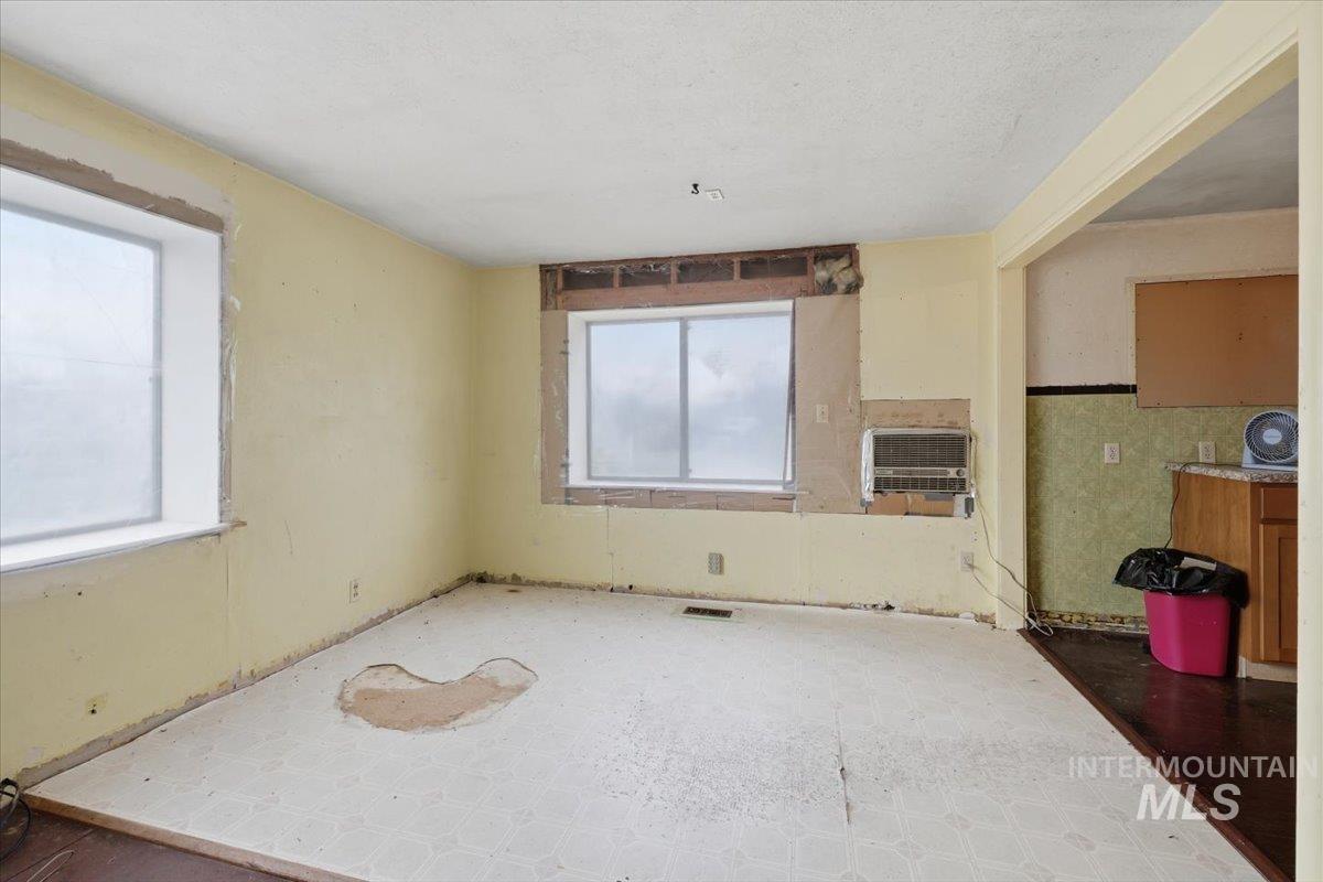 150 3rd Street, Grand View, Idaho 83624, 3 Bedrooms, 2 Bathrooms, Residential For Sale, Price $199,900,MLS 98980753