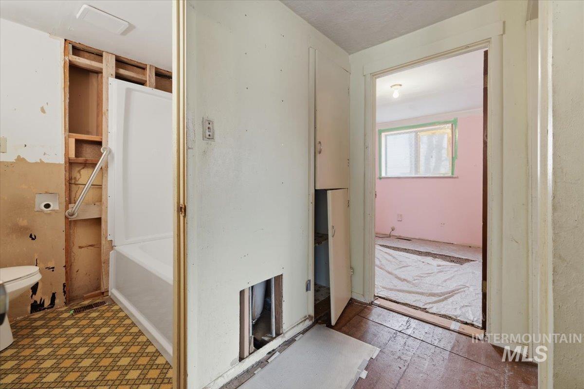 150 3rd Street, Grand View, Idaho 83624, 3 Bedrooms, 2 Bathrooms, Residential For Sale, Price $199,900,MLS 98980753