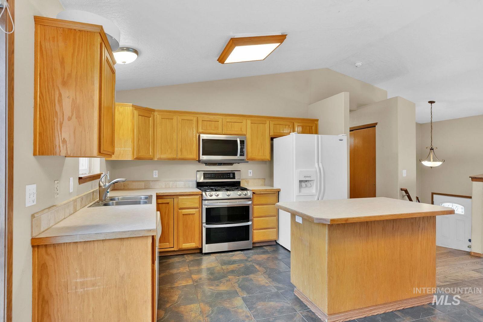 8561 W Nebraska Street, Rathdrum, Idaho 83858, 4 Bedrooms, 2 Bathrooms, Residential For Sale, Price $420,000,MLS 98980754