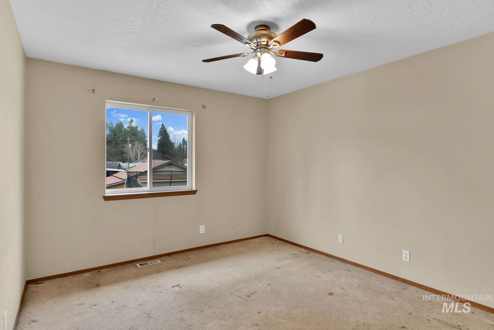 8561 W Nebraska Street, Rathdrum, Idaho 83858, 4 Bedrooms, 2 Bathrooms, Residential For Sale, Price $420,000,MLS 98980754