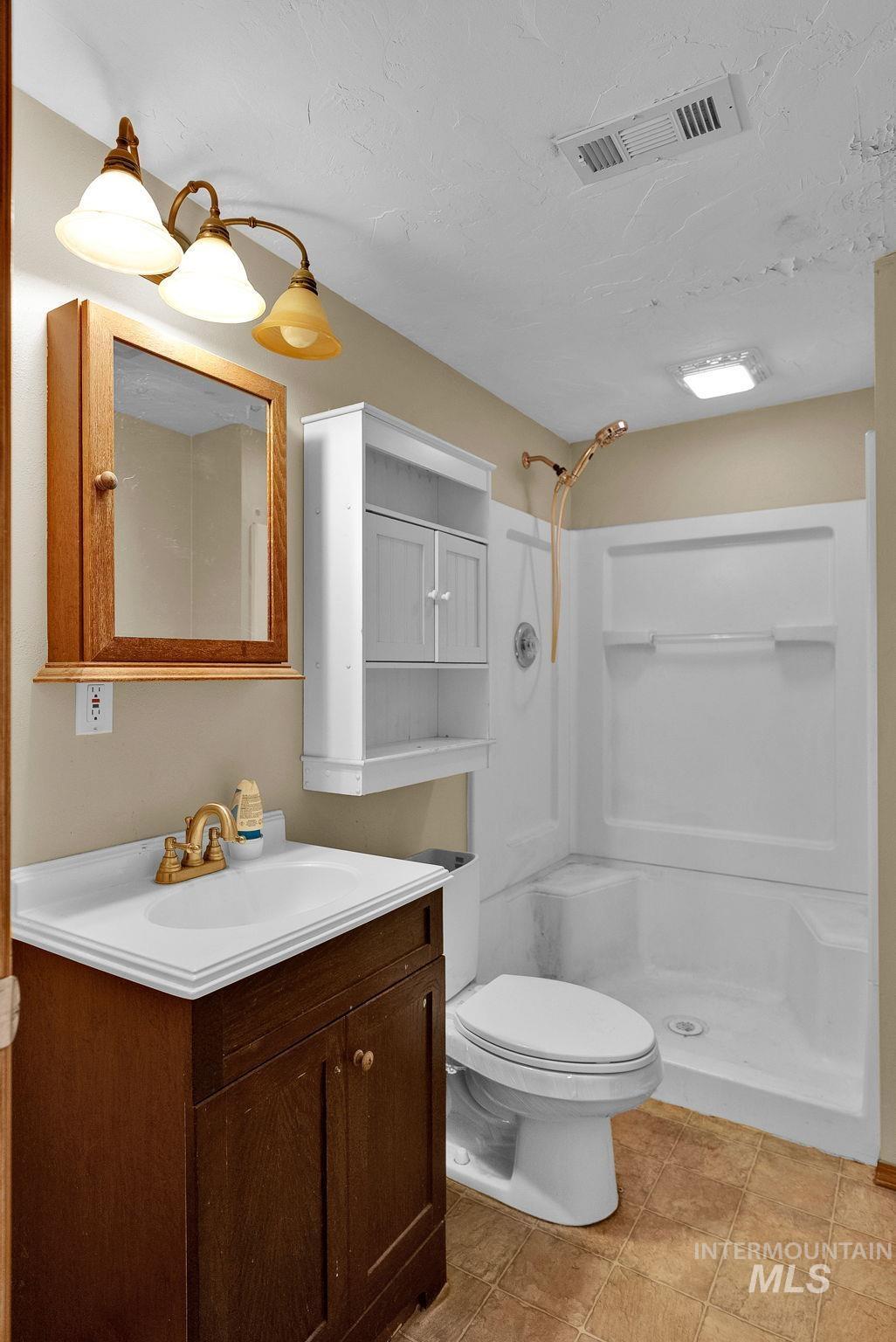 8561 W Nebraska Street, Rathdrum, Idaho 83858, 4 Bedrooms, 2 Bathrooms, Residential For Sale, Price $420,000,MLS 98980754