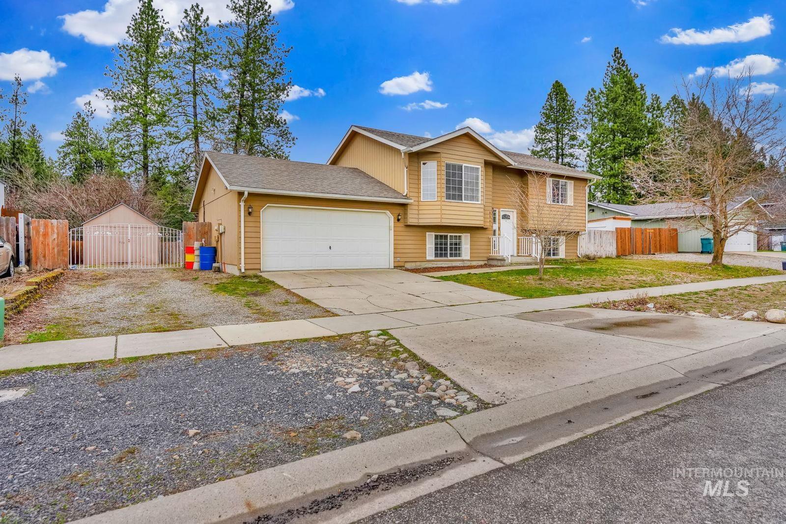 8561 W Nebraska Street, Rathdrum, Idaho 83858, 4 Bedrooms, 2 Bathrooms, Residential For Sale, Price $420,000,MLS 98980754