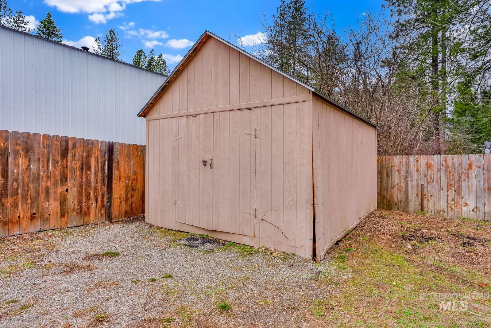 8561 W Nebraska Street, Rathdrum, Idaho 83858, 4 Bedrooms, 2 Bathrooms, Residential For Sale, Price $420,000,MLS 98980754