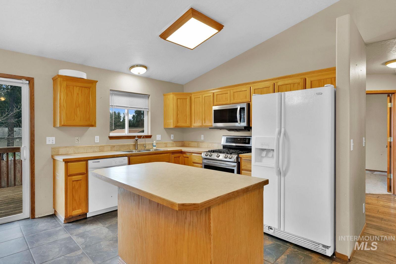 8561 W Nebraska Street, Rathdrum, Idaho 83858, 4 Bedrooms, 2 Bathrooms, Residential For Sale, Price $420,000,MLS 98980754