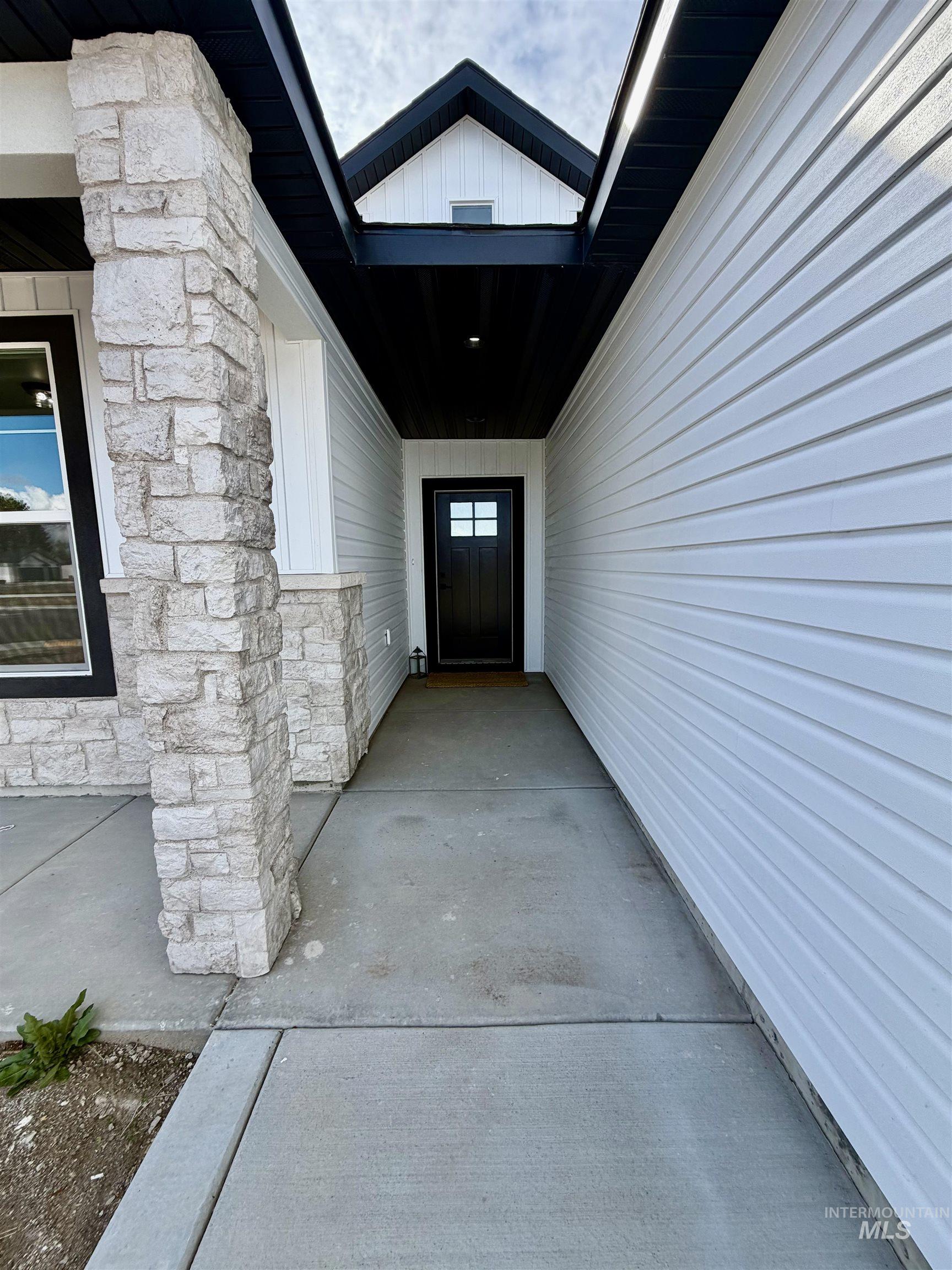 1419 Topaz, Rupert, Idaho 83350, 4 Bedrooms, 2 Bathrooms, Residential For Sale, Price $383,000, 98980755