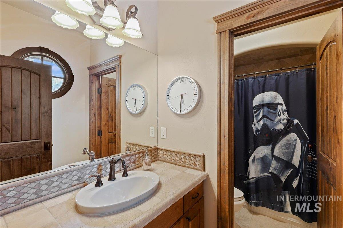 480 E Laguna Shore Lane, Eagle, Idaho 83616, 4 Bedrooms, 4.5 Bathrooms, Residential For Sale, Price $3,600,000, 98980757