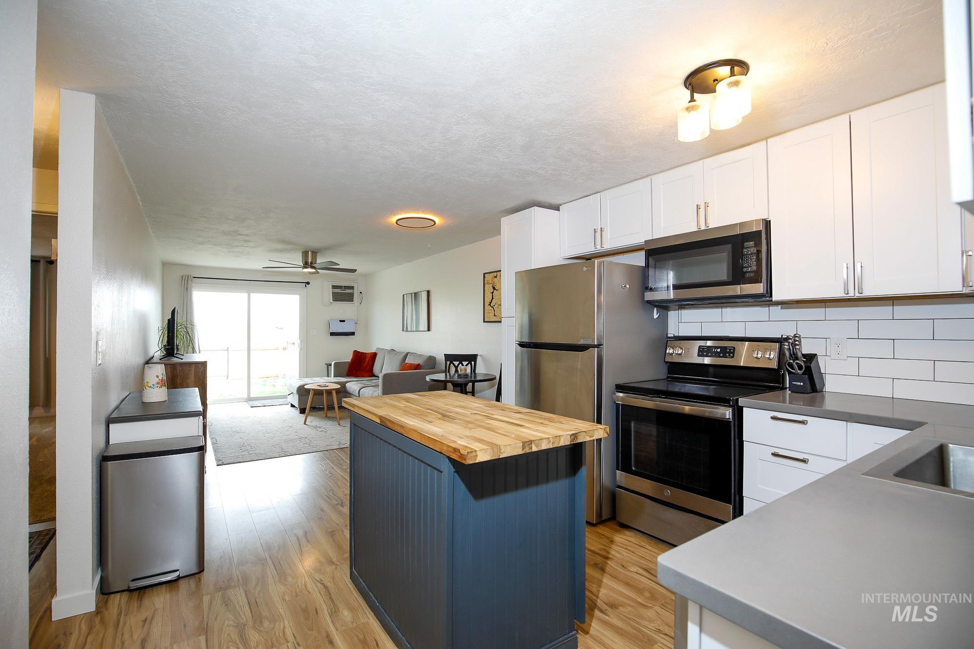 10534 W Fox Ridge Dr, Boise, Idaho 83709, 2 Bedrooms, 1 Bathroom, Residential For Sale, Price $305,000,MLS 98980758