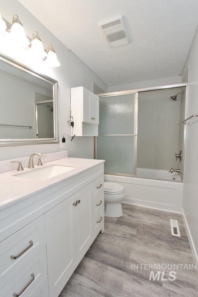 2206 N Galway Dr, Meridian, Idaho 83646-1620, 3 Bedrooms, 3 Bathrooms, Residential For Sale, Price $335,000,MLS 98980760