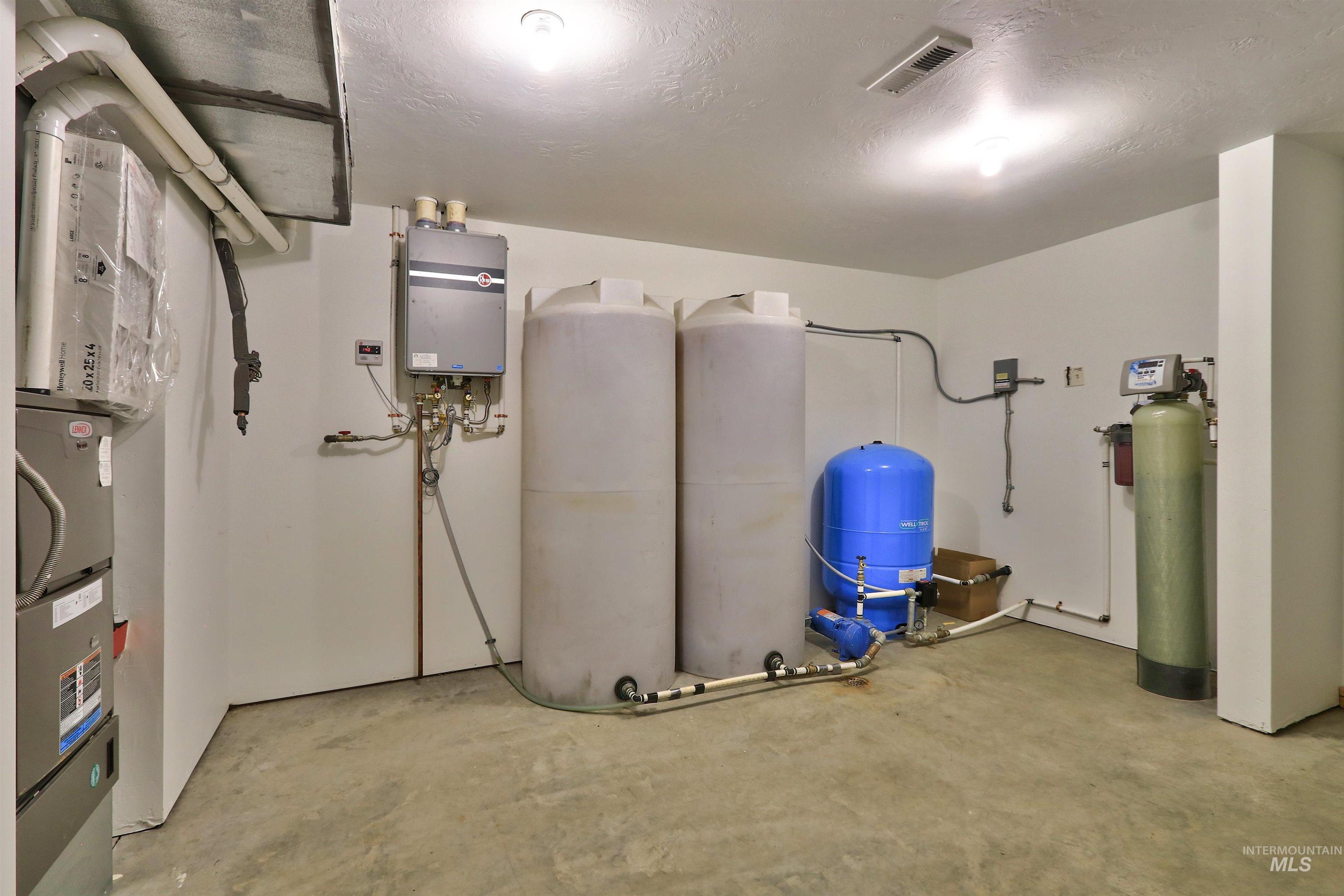 1539 West Mountain Rd, Donnelly, Idaho 83615, 3 Bedrooms, 2.5 Bathrooms, Residential For Sale, Price $1,350,000, 98980761