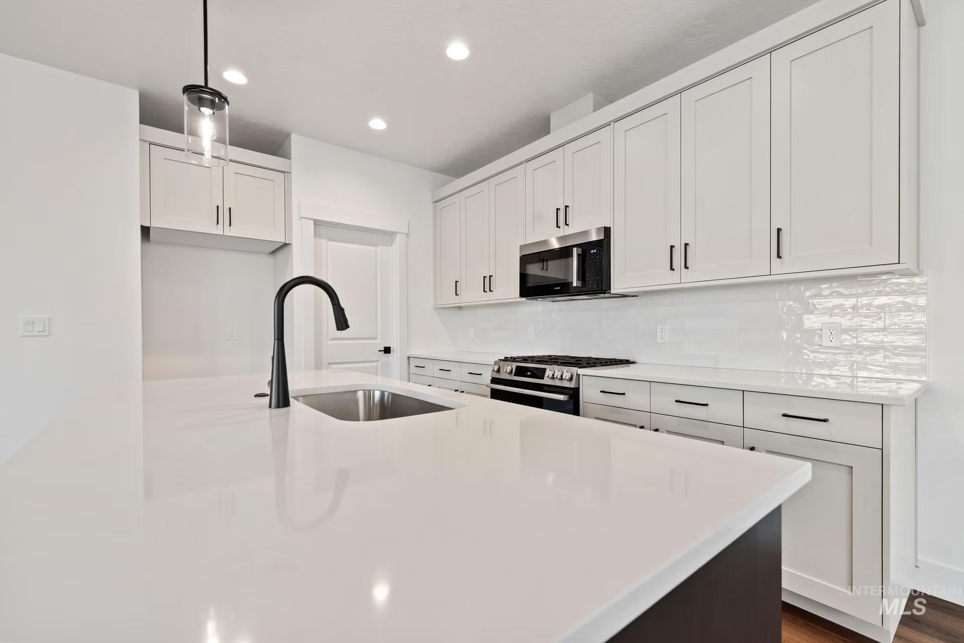 748 S Calhoun, Star, Idaho 83669, 3 Bedrooms, 2.5 Bathrooms, Residential For Sale, Price $459,880, 98980762