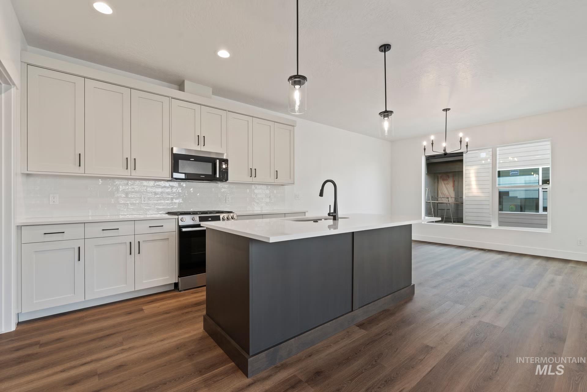 748 S Calhoun, Star, Idaho 83669, 3 Bedrooms, 2.5 Bathrooms, Residential For Sale, Price $459,880, 98980762