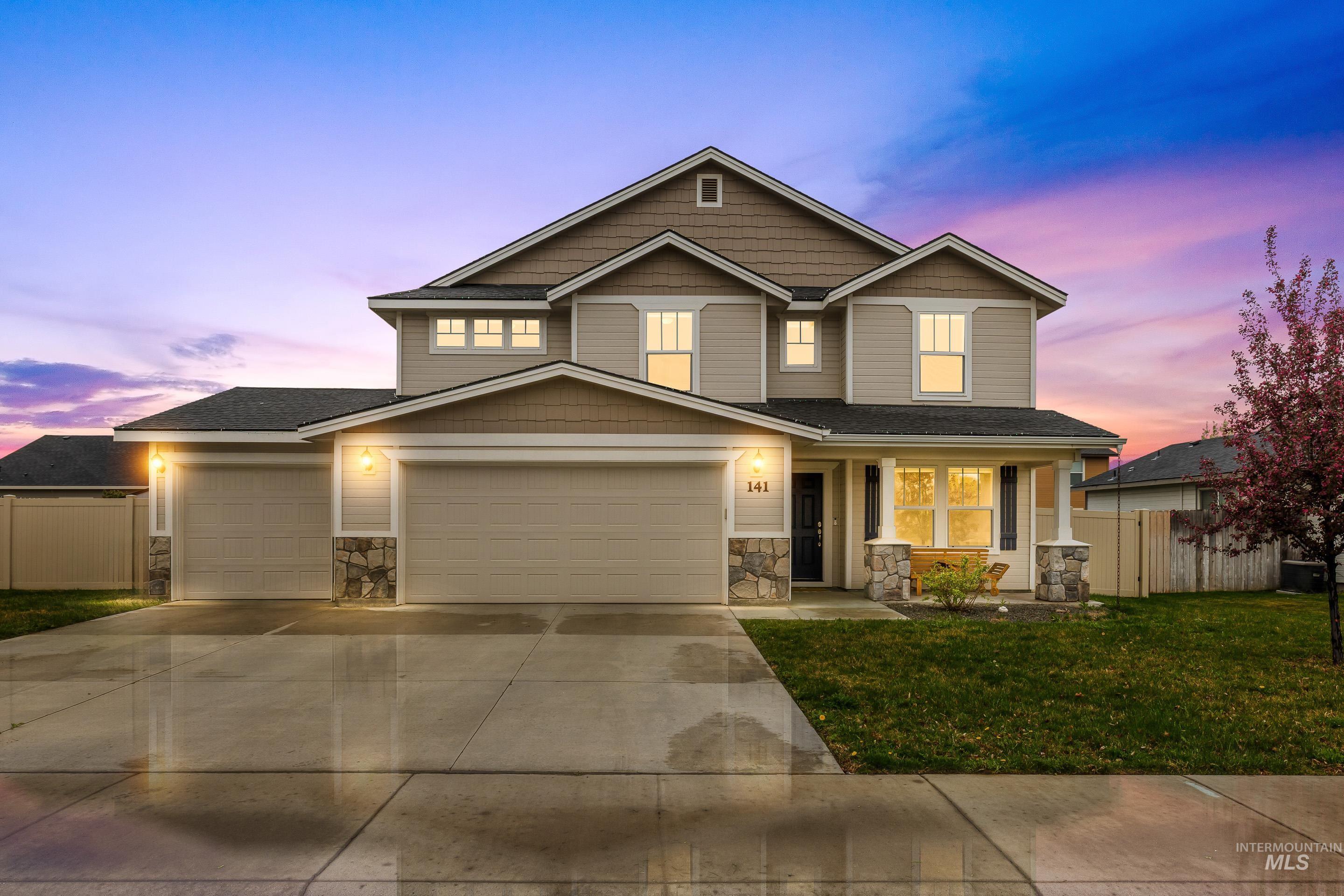 141 SW Crimson, Mountain Home, Idaho 83647, 4 Bedrooms, 3 Bathrooms, Residential For Sale, Price $450,000,MLS 98980763