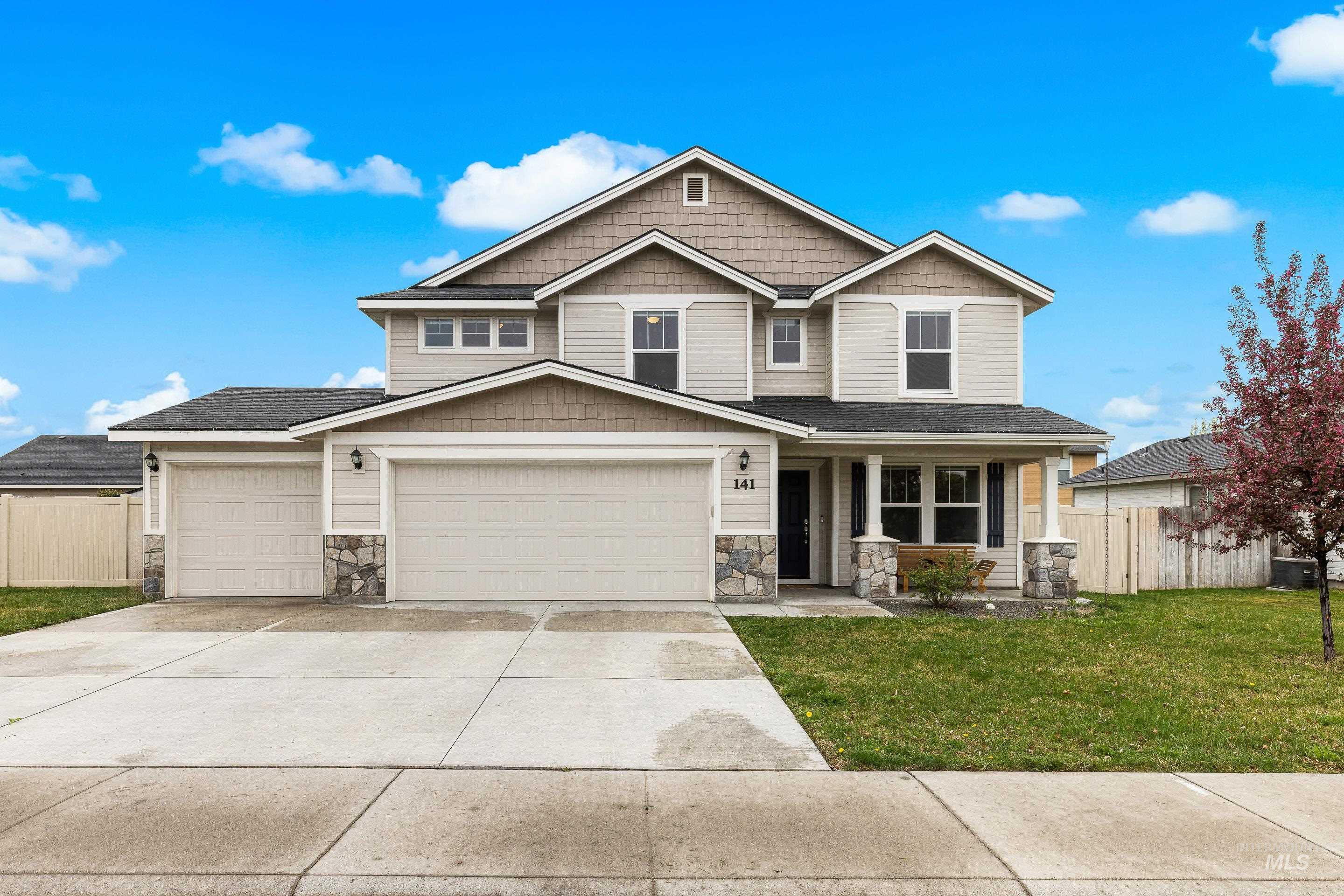 141 SW Crimson, Mountain Home, Idaho 83647, 4 Bedrooms, 3 Bathrooms, Residential For Sale, Price $450,000,MLS 98980763