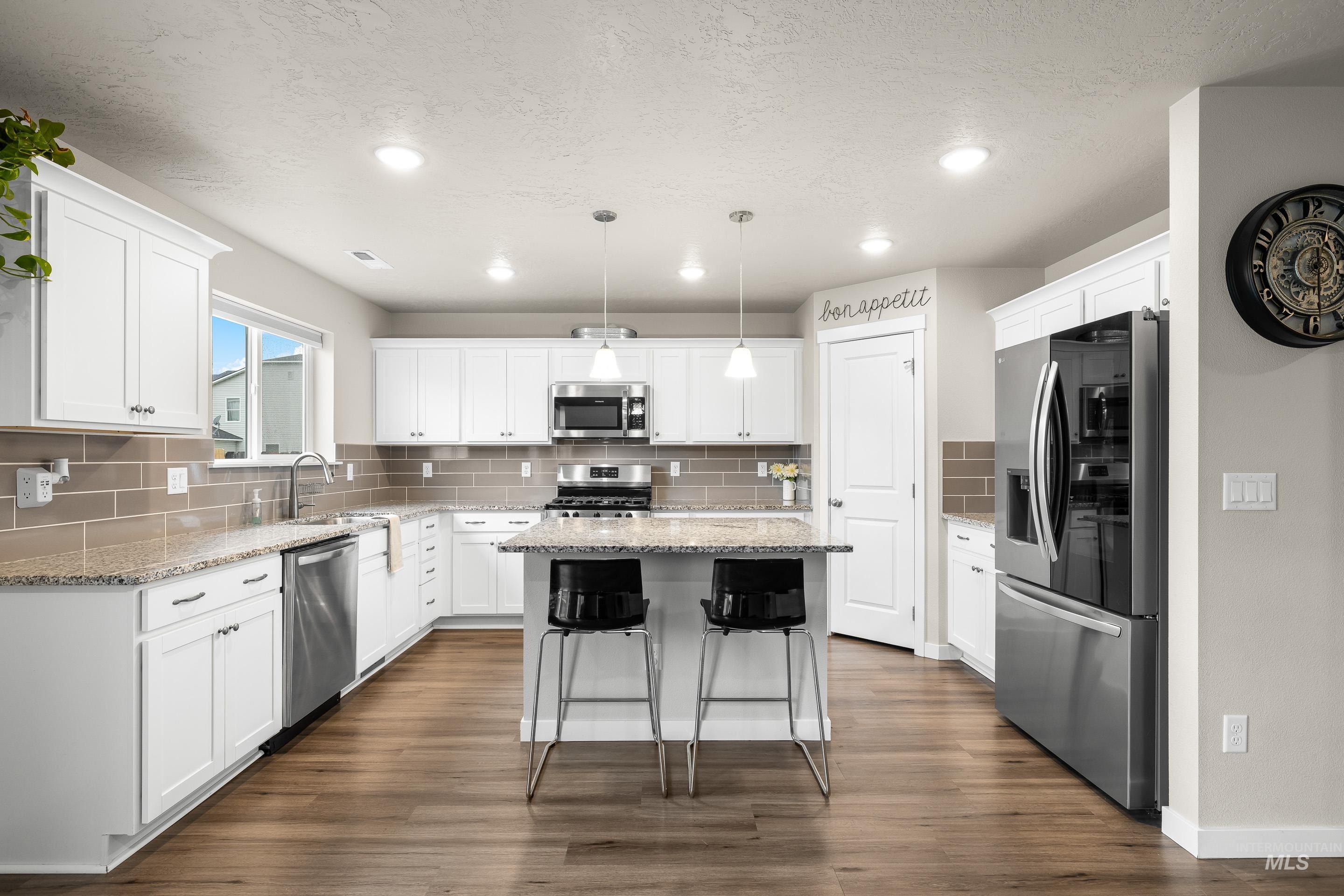 141 SW Crimson, Mountain Home, Idaho 83647, 4 Bedrooms, 3 Bathrooms, Residential For Sale, Price $450,000,MLS 98980763