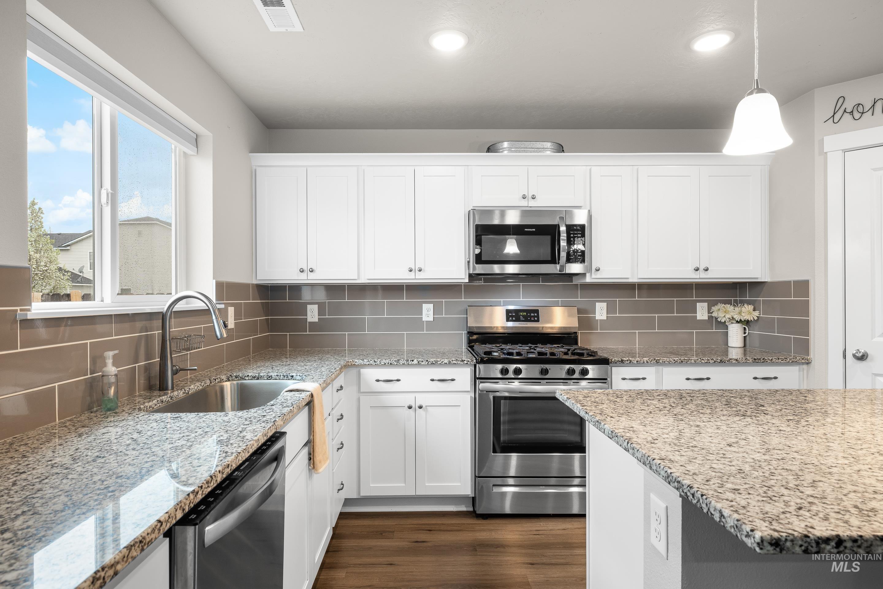 141 SW Crimson, Mountain Home, Idaho 83647, 4 Bedrooms, 3 Bathrooms, Residential For Sale, Price $450,000,MLS 98980763