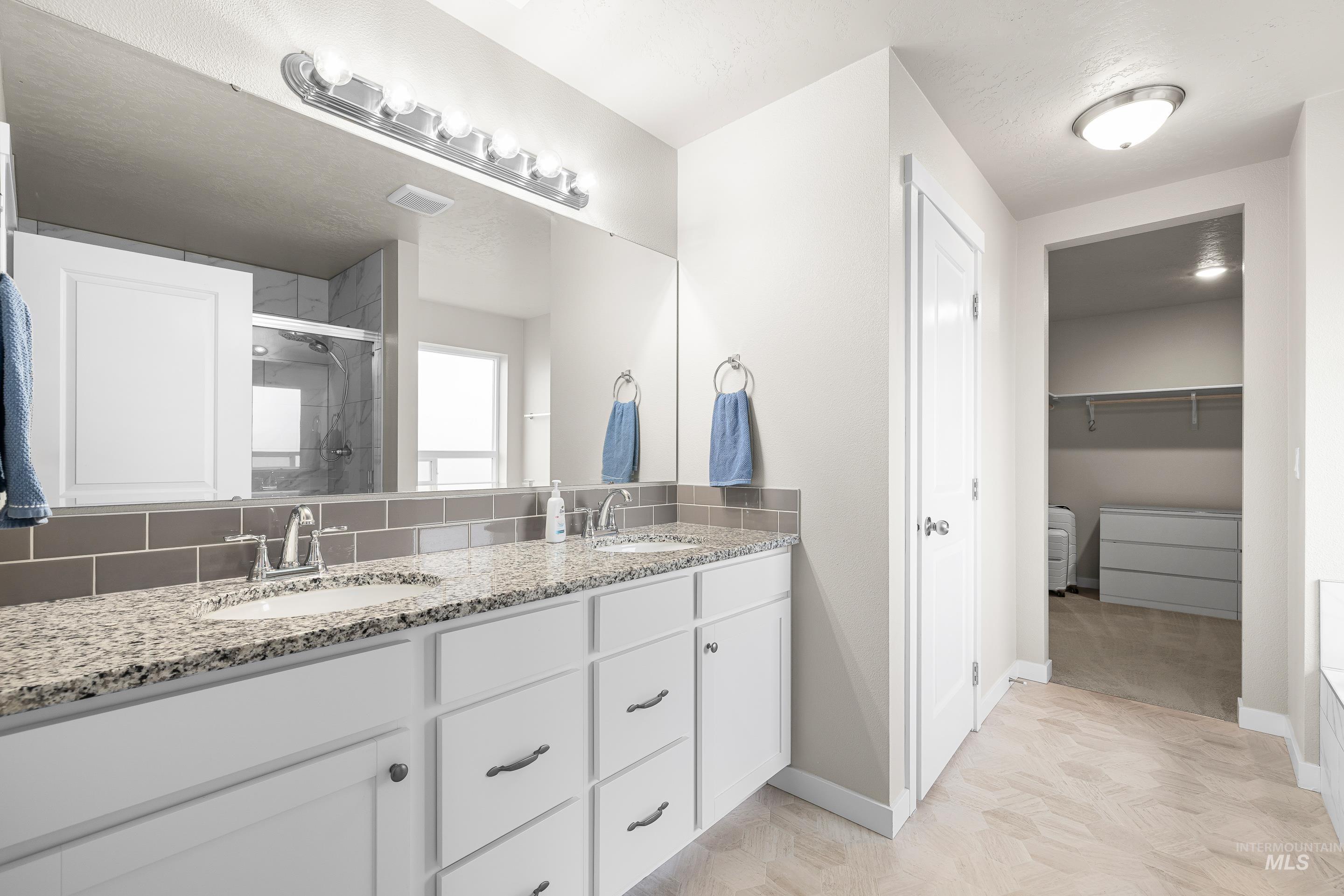 141 SW Crimson, Mountain Home, Idaho 83647, 4 Bedrooms, 3 Bathrooms, Residential For Sale, Price $450,000,MLS 98980763