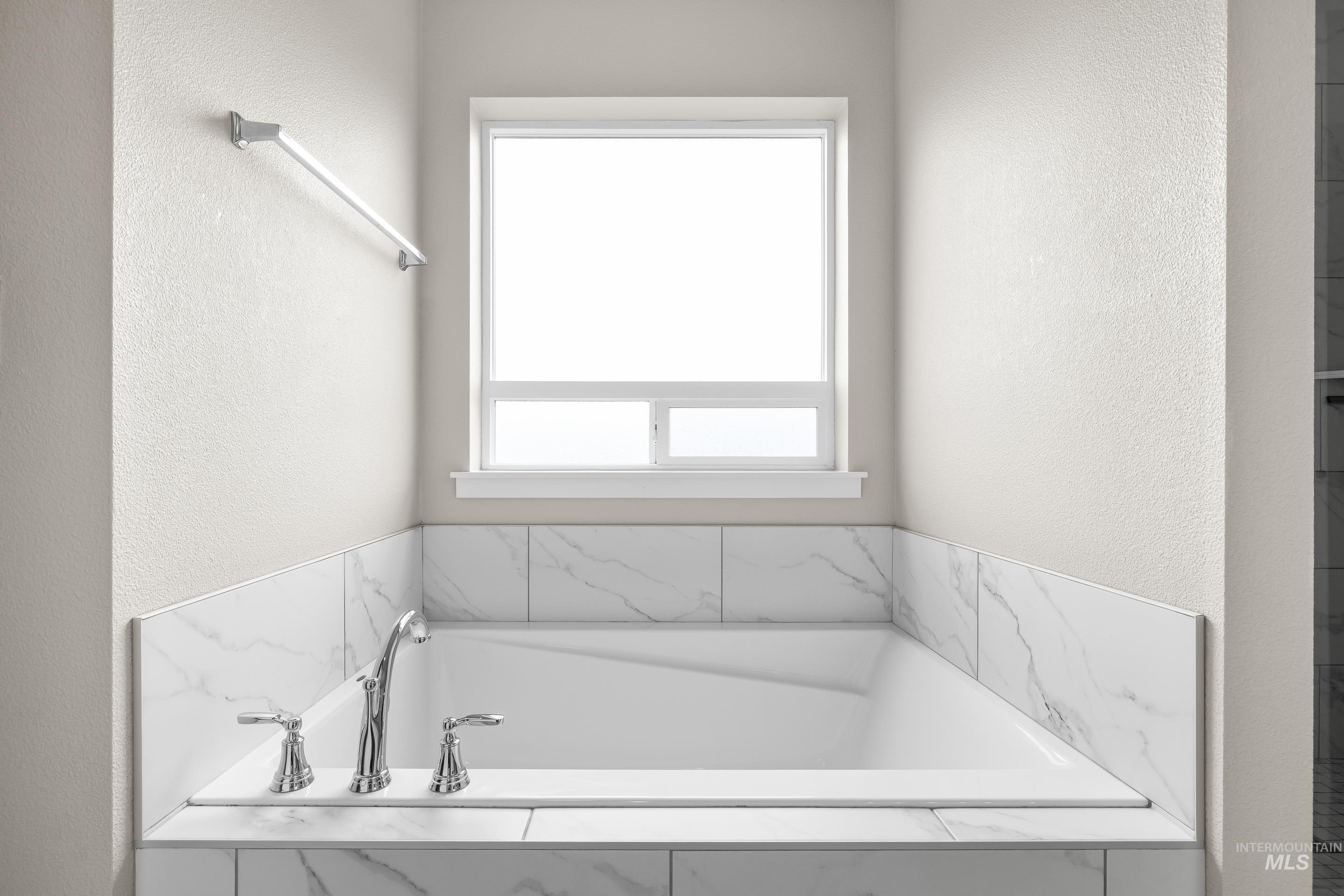 141 SW Crimson, Mountain Home, Idaho 83647, 4 Bedrooms, 3 Bathrooms, Residential For Sale, Price $450,000,MLS 98980763